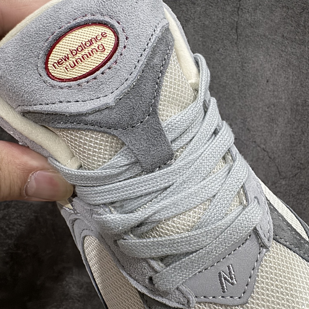 图片[6]-【正确组合底版】New Balance 2002R NB2002 男女休闲慢跑鞋 M2002RLNnn纯原工厂出品n保留原有的版型 清洁度和品质n材料有微调整 价格更具性价比n日韩出口特供订单配套商长期套现长期补货 全新货品正常出厂触屏不到的单价 超级跑量款全套原楦原纸板原厂数据开发 进口三明治网面原装进口翻毛皮料正确绒感卡色 正确中底拉帮中底网布细节 采用轻质牛剖革拼接透气网眼衬垫织物鞋面材质 T-Beam大底提供足步弓支撑 保持步态稳定 后跟搭载外露缓震胶 鞋身整体以各种深浅不一的灰色覆盖 鞋头以淡蓝色调装饰 网眼衬垫通过不规律的色块实现做旧的美感 泛黄的鞋底更是进一步增添了复古气息  尺码：36 37 37.5 38 38.5 39.5 40 40.5 41.5 42 42.5 43 44 44.5 45 编码：MZ260280-鞋库