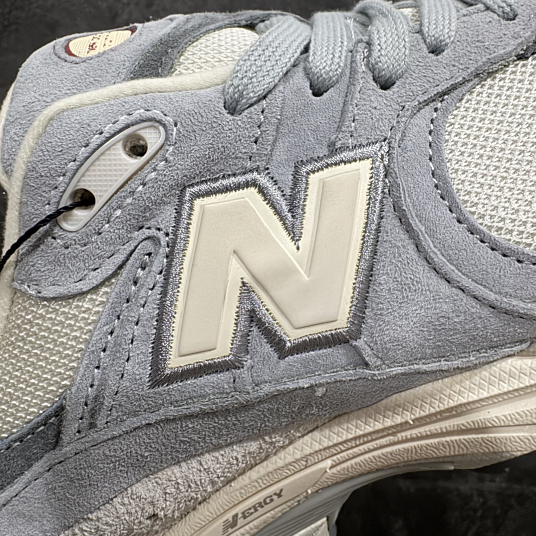 图片[4]-【正确组合底版】New Balance 2002R NB2002 男女休闲慢跑鞋 M2002RLNnn纯原工厂出品n保留原有的版型 清洁度和品质n材料有微调整 价格更具性价比n日韩出口特供订单配套商长期套现长期补货 全新货品正常出厂触屏不到的单价 超级跑量款全套原楦原纸板原厂数据开发 进口三明治网面原装进口翻毛皮料正确绒感卡色 正确中底拉帮中底网布细节 采用轻质牛剖革拼接透气网眼衬垫织物鞋面材质 T-Beam大底提供足步弓支撑 保持步态稳定 后跟搭载外露缓震胶 鞋身整体以各种深浅不一的灰色覆盖 鞋头以淡蓝色调装饰 网眼衬垫通过不规律的色块实现做旧的美感 泛黄的鞋底更是进一步增添了复古气息  尺码：36 37 37.5 38 38.5 39.5 40 40.5 41.5 42 42.5 43 44 44.5 45 编码：MZ260280-莆田鞋批发中心