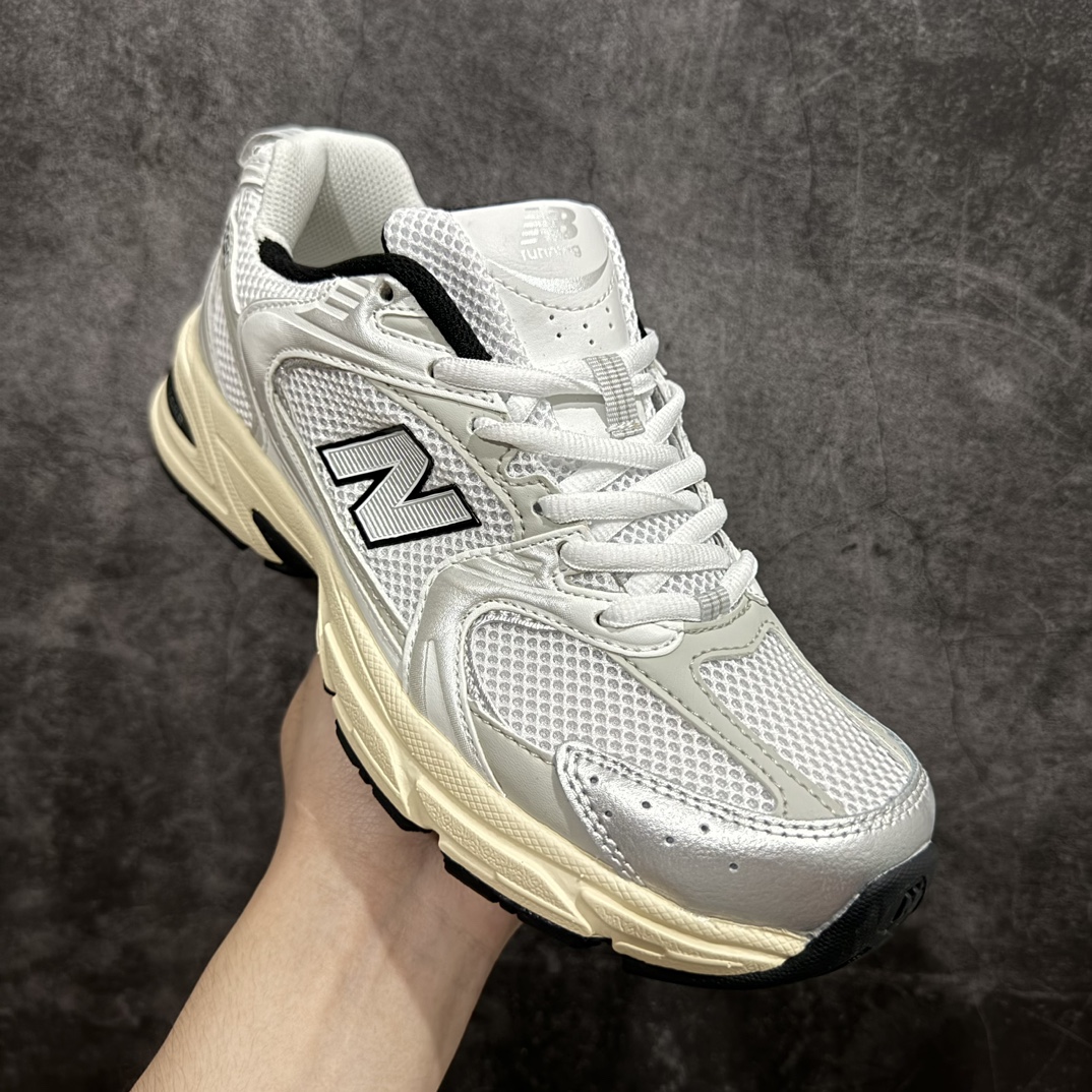 图片[3]-【小PF纯原】New Balance 530 NB530 男女休闲慢跑鞋 MR530TAnn原pf纯原工厂出品n保留原有的版型 清洁度和品质n材料有微调整 价格更具性价比n日韩出口特供订单配套商长期套现长期补货 全新货品正常出厂触屏不到的单价 超级跑量款全套原楦原纸板原厂数据开发 进口三明治网面原装进口翻毛皮料正确绒感卡色 正确中底拉帮中底网布细节 采用轻质牛剖革拼接透气网眼衬垫织物鞋面材质 T-Beam大底提供足步弓支撑 保持步态稳定 后跟搭载外露缓震胶 鞋身整体以各种深浅不一的灰色覆盖 鞋头以淡蓝色调装饰 网眼衬垫通过不规律的色块实现做旧的美感 泛黄的鞋底更是进一步增添了复古气息  尺码：36 37 37.5 38 38.5 39.5 40 40.5 41.5 42 42.5 43 44 44.5 45 编码：MZ220240-鞋库