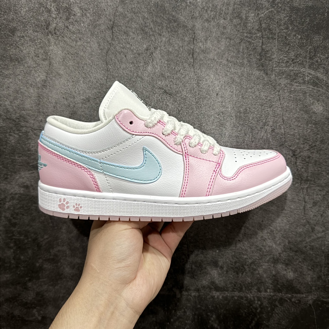 【DT纯原】Air Jordan AJ1 Low 低帮 粉蓝 HM3706-141终端优势供应 市面中低帮最具代表性版本没有之一 口碑大厂出品 品控大底版型不断改良更新 全套原纸板楦头开发 确保原汁原味 完美呈现版型 完美零毛边处理 原厂内置全掌气垫 价格定位良心 平台专用代工流水线出品 一眼公司既视感 拿到手的一瞬间就与众不同 碾压市面所有版本 全部原鞋开发 每一个配色都会采购原鞋确认细节 打破市面看图做货无好货之说  尺码：35.5 36 36.5 37.5 38 38.5 39 40 编码：DL270280-鞋库