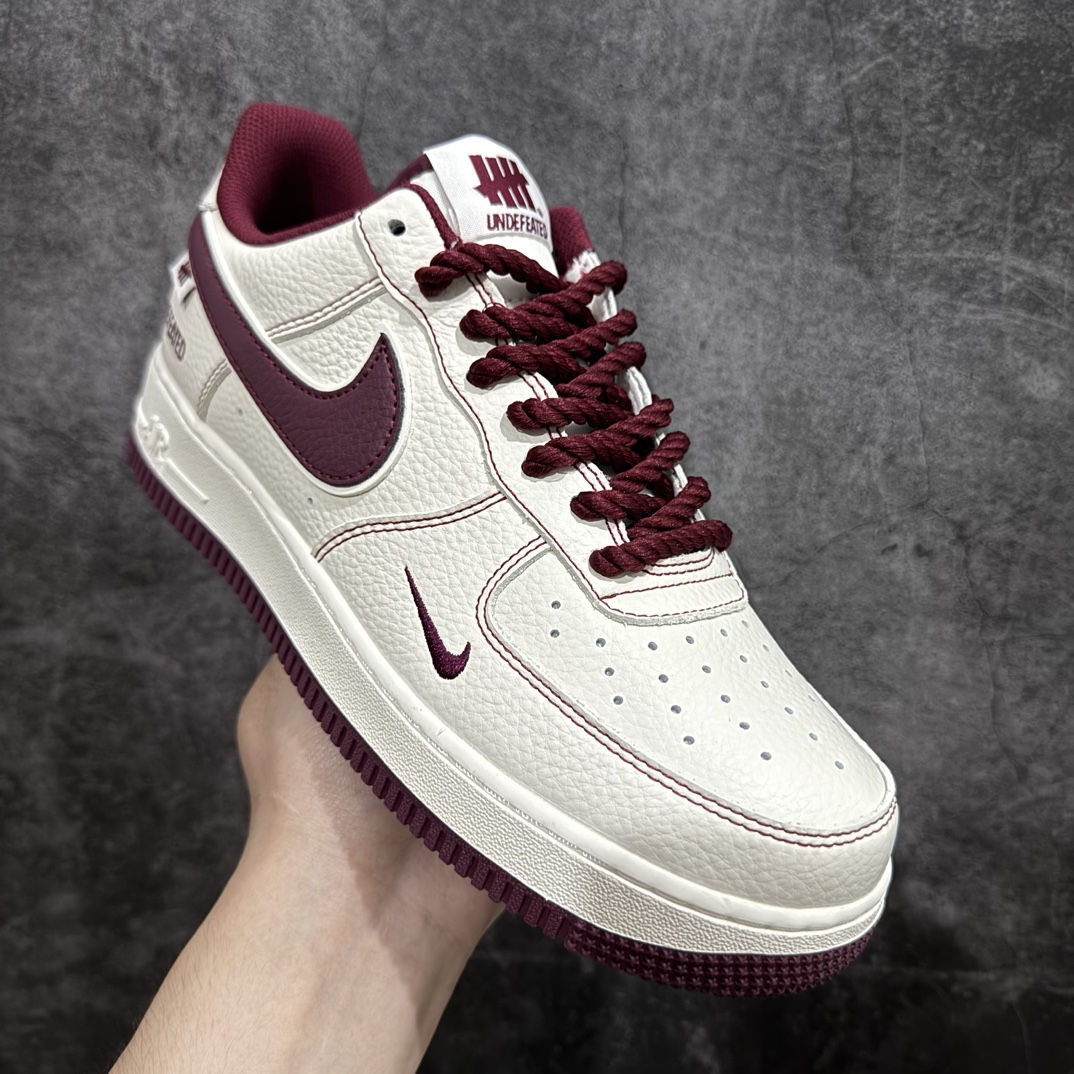 图片[3]-【定制版】Undefeated x Nk Air Force 1\’07 Low 米红麻绳 空军一号低帮休闲板鞋 UT2023-206rn#定制皮料 原装定制鞋盒 炫彩反光 细节满满 原楦头原纸板 内置全掌气垫r 尺码：36 36.5 37.5 38 38.5 39 40 40.5 41 42 42.5 43 44 44.5 45  编码：HXS310320-鞋库