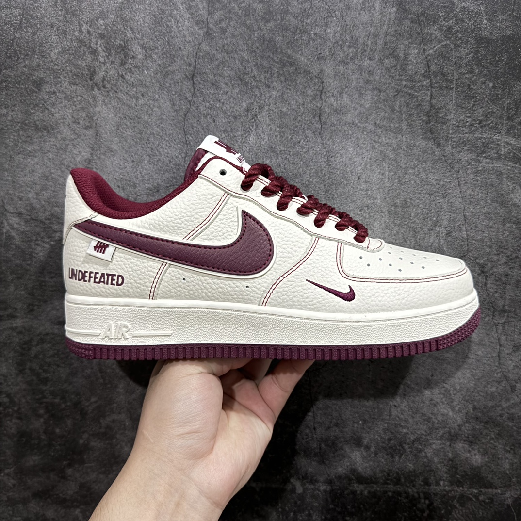 【定制版】Undefeated x Nk Air Force 1\’07 Low 米红麻绳 空军一号低帮休闲板鞋 UT2023-206rn#定制皮料 原装定制鞋盒 炫彩反光 细节满满 原楦头原纸板 内置全掌气垫r 尺码：36 36.5 37.5 38 38.5 39 40 40.5 41 42 42.5 43 44 44.5 45  编码：HXS310320-鞋库