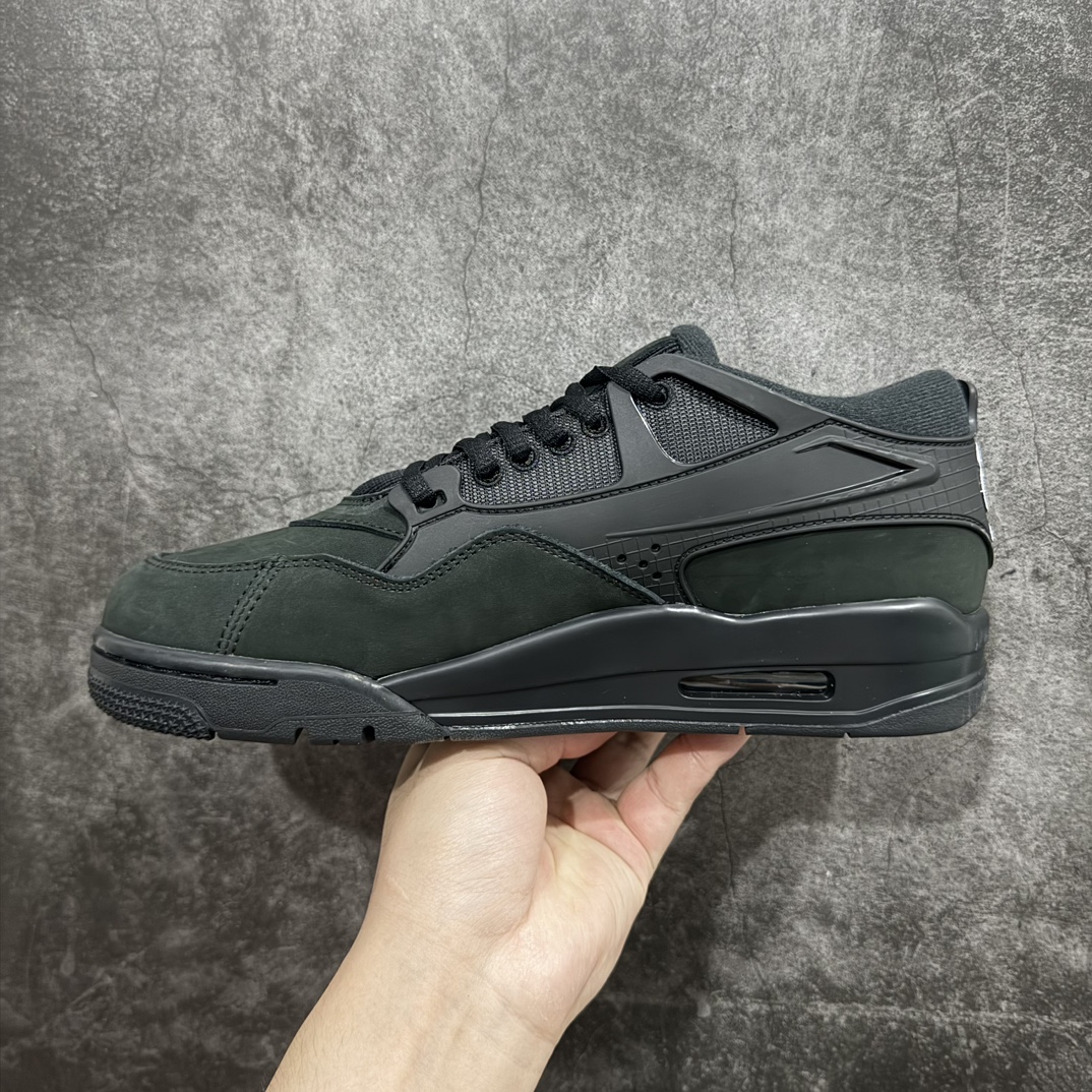 纯原版AirJordanAJ4RM重制版低帮复古篮球鞋纯黑黑猫FQ7939-004采用了低帮的设计并保留