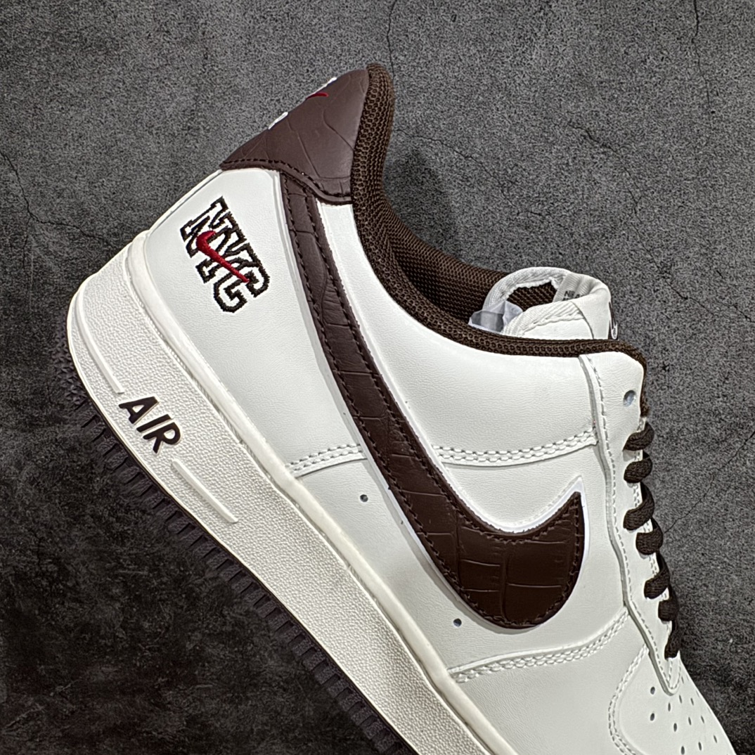 公司级NikeAirForce1Low07xNYC刺绣小钩白棕原楦头原纸板打造纯正低帮空军版型专注外贸渠