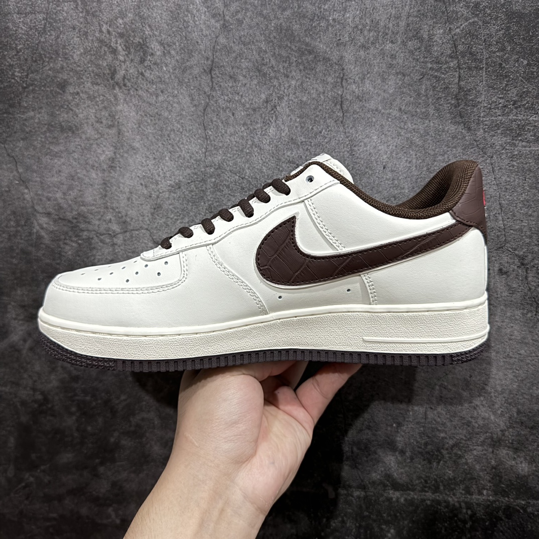 公司级NikeAirForce1Low07xNYC刺绣小钩白棕原楦头原纸板打造纯正低帮空军版型专注外贸渠