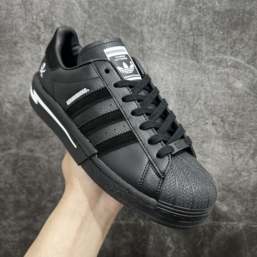 图片[3]-【公司级】NEIGHBORHOOD x adidas originalsSUPERSTAR 联名贝壳头渠道正品订单 诠释市场最高工艺水平n贝壳头经典小白板鞋 专柜上架同步配色n全鞋进口头层皮料打造n区别市面普通真标版本 进出专柜无压力 官方货号: IE6117 尺码: 35 36 36.5 37.5 38 38.5 39 40 40.5 41 42 42.5 43 44 45 编码：XN220240-莆田鞋批发中心