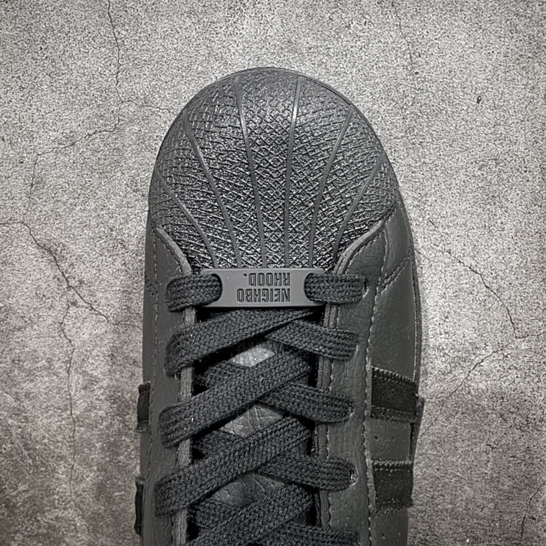 图片[5]-【公司级】NEIGHBORHOOD x adidas originalsSUPERSTAR 联名贝壳头渠道正品订单 诠释市场最高工艺水平n贝壳头经典小白板鞋 专柜上架同步配色n全鞋进口头层皮料打造n区别市面普通真标版本 进出专柜无压力 官方货号: IE6117 尺码: 35 36 36.5 37.5 38 38.5 39 40 40.5 41 42 42.5 43 44 45 编码：XN220240-莆田鞋批发中心