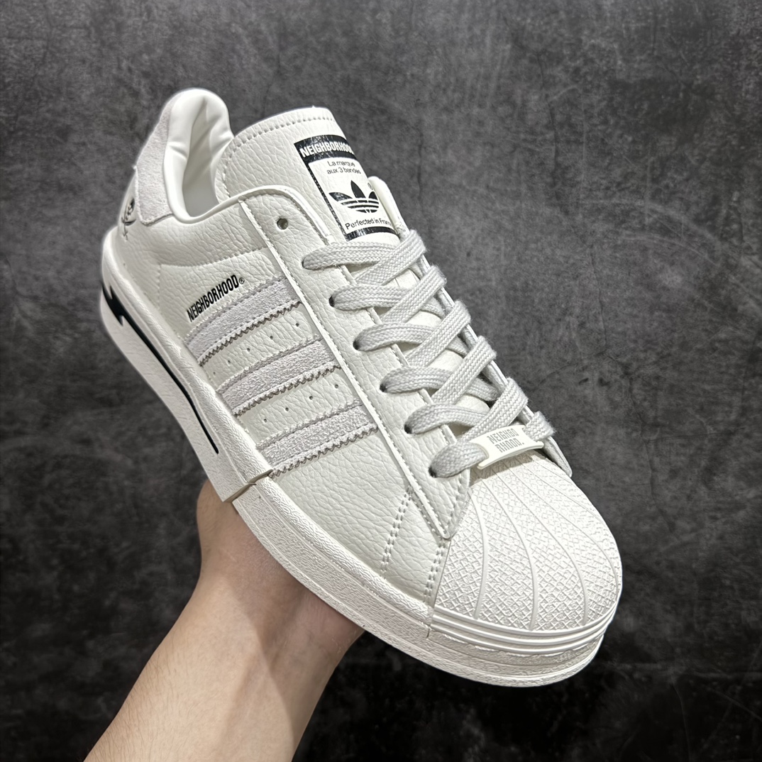 图片[3]-【公司级】NEIGHBORHOOD x adidas originalsSUPERSTAR 联名贝壳头渠道正品订单 诠释市场最高工艺水平n贝壳头经典小白板鞋 专柜上架同步配色n全鞋进口头层皮料打造n区别市面普通真标版本 进出专柜无压力 官方货号: IE6118 尺码: 35 36 36.5 37.5 38 38.5 39 40 40.5 41 42 42.5 43 44 45 编码：XN220240-莆田鞋批发中心