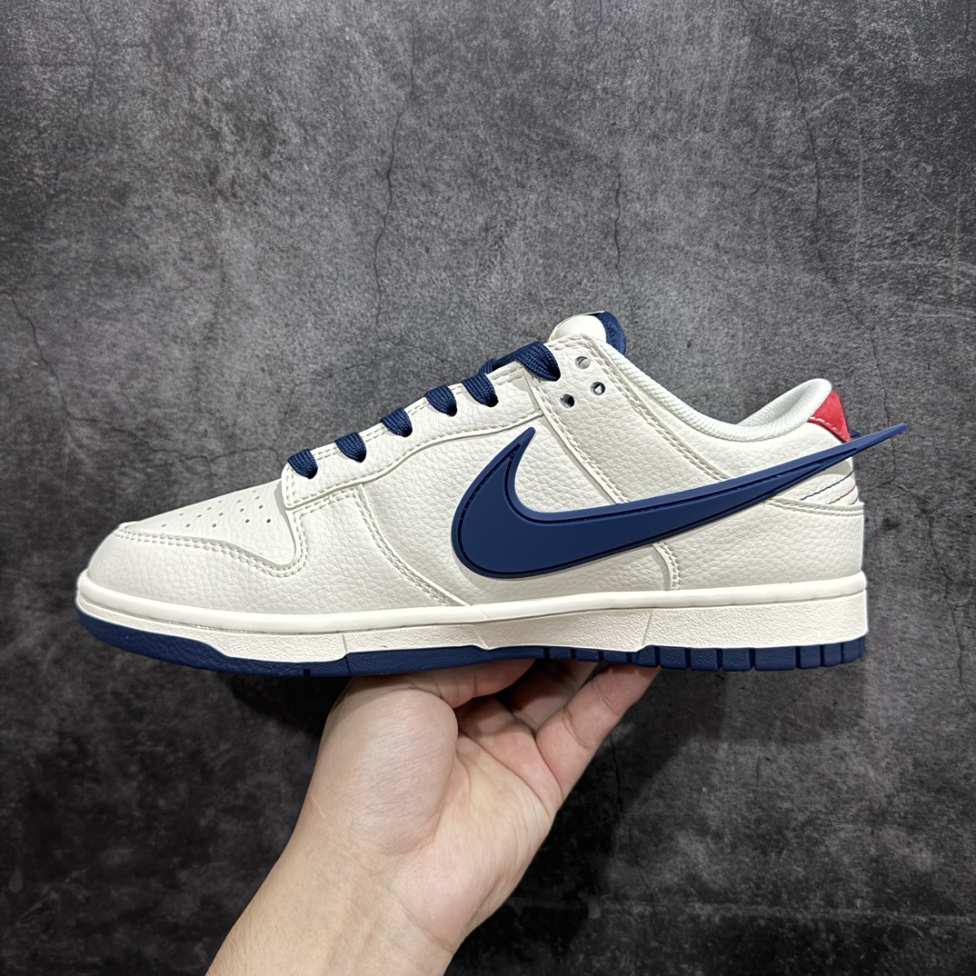 图片[2]-【定制版】海外爆款限量发售！Nike SB Dunk Low 斯图西联名——米白大蓝勾”  周年高端定制 低帮休闲板鞋 定制鞋盒 大厂纯原品质出货 超高清洁度 皮料切割干净无任何毛边 细节完美 货号：XY1688-009n Size:36 36.5 37.5 38 38.5 39 40 40.5 41 42 42.5 43 44 44.5 45 编码：HXS320340-莆田鞋批发中心