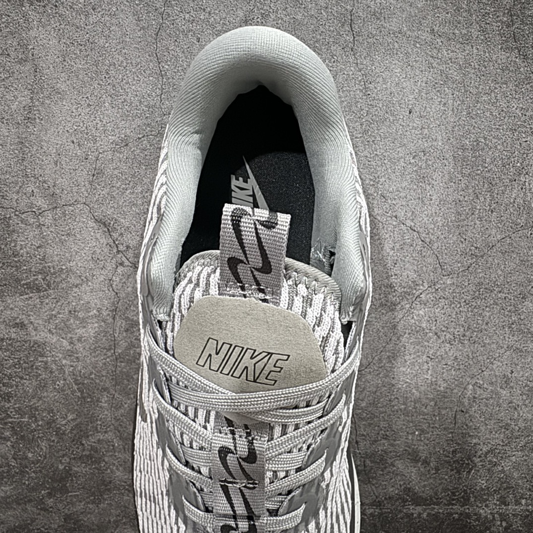 图片[8]-【福利特价】NK Motiva 莫提瓦系列 低帮轻量减震回弹休闲运动慢跑鞋 灰色 DV1237-002 NK 除了众多深入人心的经典鞋型外，还经常在设计和科技方面不断尝试创新，带来不少新颖设计。最近就有双新鞋让人眼前一亮，Nike 研发团队通过对近千名女性的步行和跑步数据进行研究，为女性带来全新 Nike Motiva 鞋款，简直就是健身压马路神器。Motiva 从鞋型设计到科技配置都充分考虑女性脚型的大数据。加宽的前掌及足弓，进一步提升双脚与鞋款的贴合度和舒适感。简约流畅的鞋身轮廓，采用淡雅纹理的编织材质覆盖，兼顾出色的轻质表现及透气性。鞋舌连接前掌半内靴设计，带来更加充分舒适的包裹感。鞋提上 Nike Swoosh 串标完美契合「波浪大底」设计，让视觉上更为新颖时尚。除此之外，鞋领四周围绕柔软泡绵填充，保证脚踝处的亲肤贴合，带来稳固牢靠的舒适体验。 尺码：36 36.5 37.5 38 38.5 39 40 40.5 41 42 42.5 43 44 44.5 45-选品中心