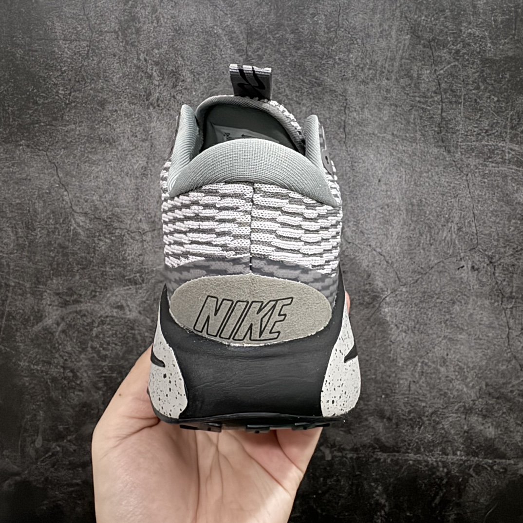 图片[4]-【福利特价】NK Motiva 莫提瓦系列 低帮轻量减震回弹休闲运动慢跑鞋 灰色 DV1237-002 NK 除了众多深入人心的经典鞋型外，还经常在设计和科技方面不断尝试创新，带来不少新颖设计。最近就有双新鞋让人眼前一亮，Nike 研发团队通过对近千名女性的步行和跑步数据进行研究，为女性带来全新 Nike Motiva 鞋款，简直就是健身压马路神器。Motiva 从鞋型设计到科技配置都充分考虑女性脚型的大数据。加宽的前掌及足弓，进一步提升双脚与鞋款的贴合度和舒适感。简约流畅的鞋身轮廓，采用淡雅纹理的编织材质覆盖，兼顾出色的轻质表现及透气性。鞋舌连接前掌半内靴设计，带来更加充分舒适的包裹感。鞋提上 Nike Swoosh 串标完美契合「波浪大底」设计，让视觉上更为新颖时尚。除此之外，鞋领四周围绕柔软泡绵填充，保证脚踝处的亲肤贴合，带来稳固牢靠的舒适体验。 尺码：36 36.5 37.5 38 38.5 39 40 40.5 41 42 42.5 43 44 44.5 45-选品中心