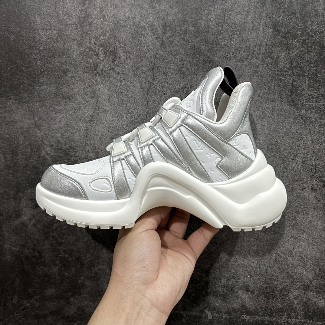 图片[2]-【代购版本】Louis Vuitton Archlight Sneakers lv真皮拼色减震运动弓型舞蹈复古走秀老爹运动鞋n原装配件5D效果礼盒及全套原装配件包装物n支持感应NFC官网跳转n雪梨形超软沙绒纸团+细节制造精品n采用头层小牛皮革饰片n独立开发TPU回弹中底n组合TPR耐磨外底n超软皮内里脚垫 尺码：35-40 编码：KH470490-鞋库