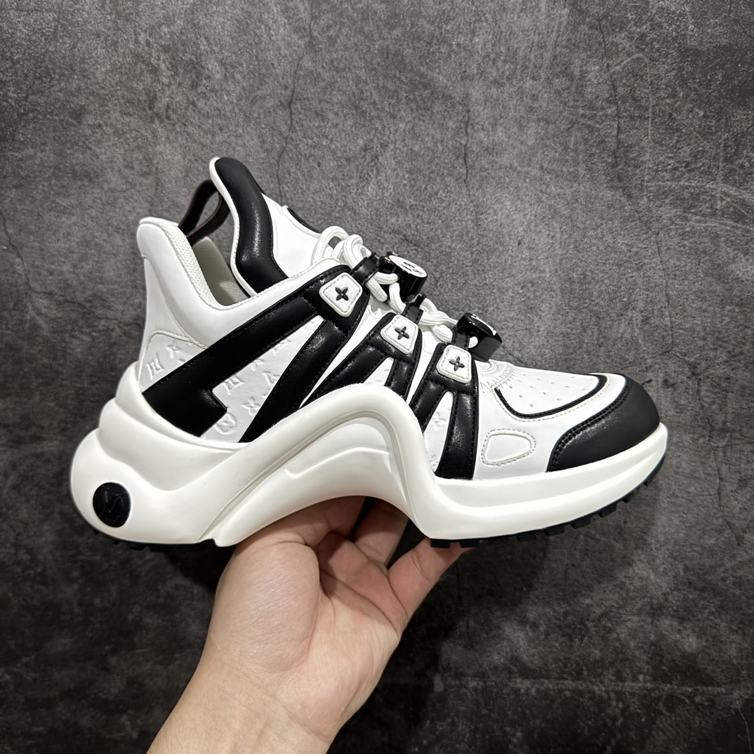 【代购版本】Louis Vuitton Archlight Sneakers lv真皮拼色减震运动弓型舞蹈复古走秀老爹运动鞋n原装配件5D效果礼盒及全套原装配件包装物n支持感应NFC官网跳转n雪梨形超软沙绒纸团+细节制造精品n采用头层小牛皮革饰片n独立开发TPU回弹中底n组合TPR耐磨外底n超软皮内里脚垫 尺码：35-40 编码：KH470490-鞋库