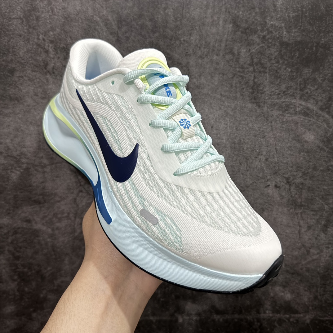 Nike Journey Run 2024跑步鞋 FN0228-101