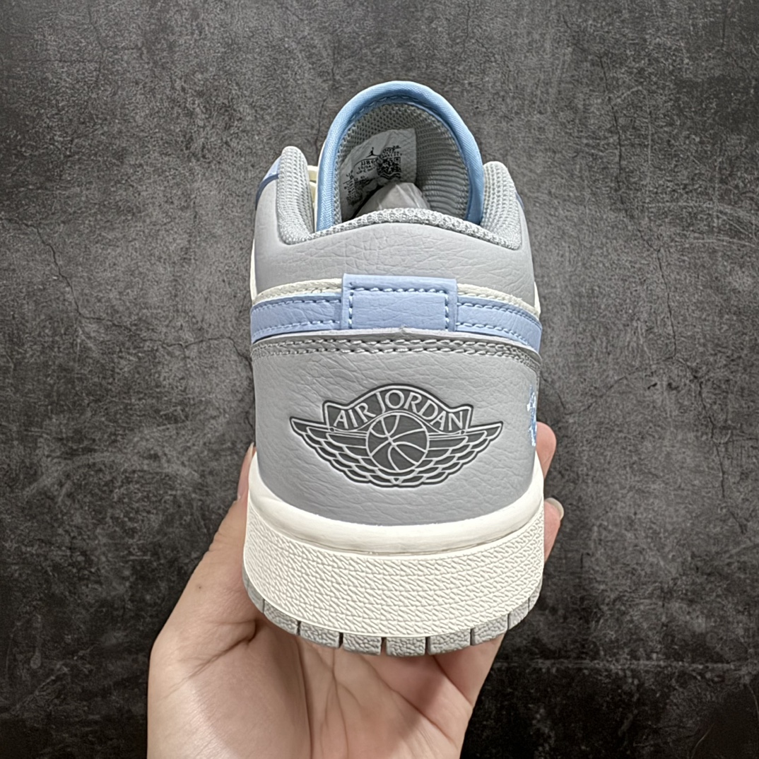 定制版 Air Jordan 1 Retro Low x Stuy 米白灰蓝小钩 JJ8688-007