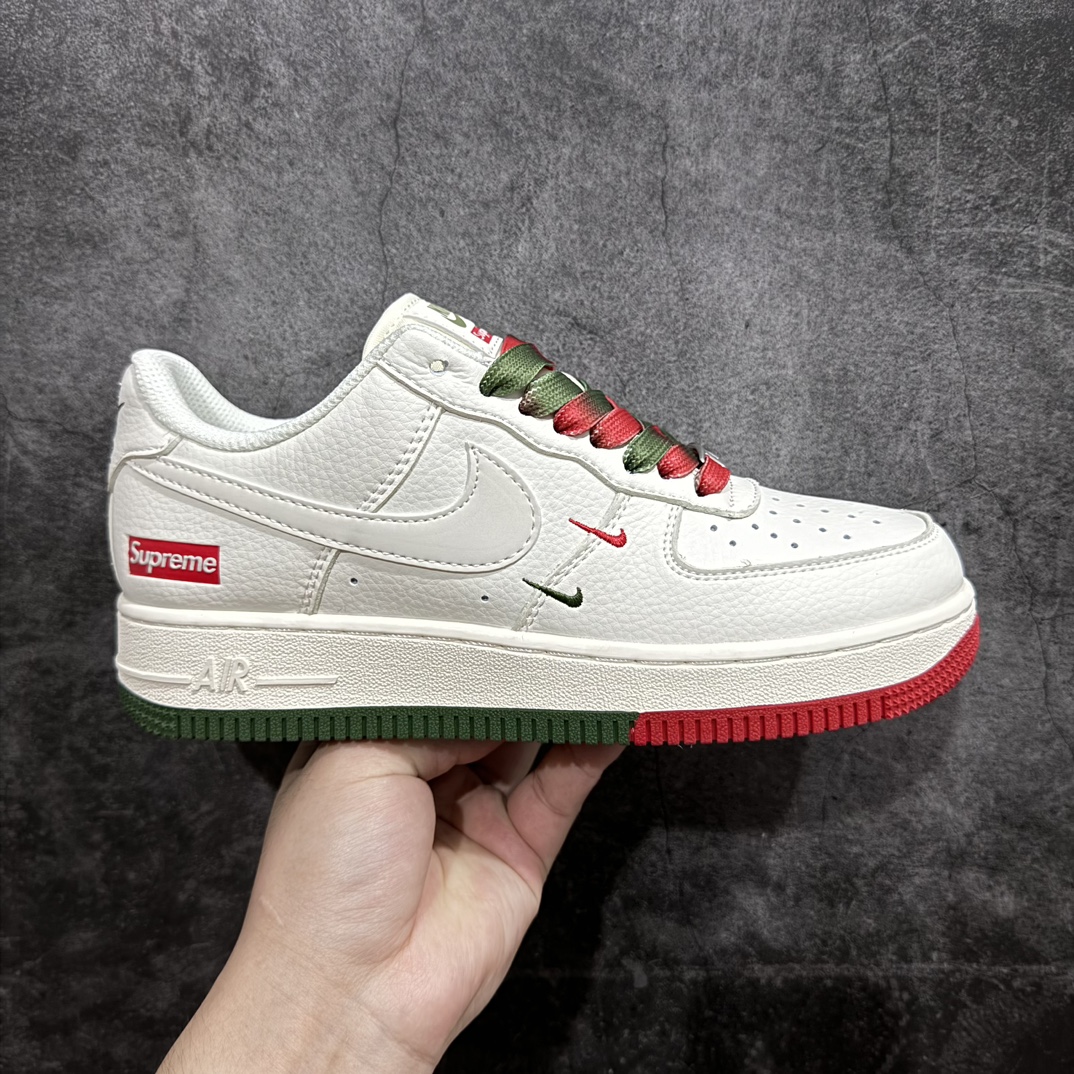 【公司级】海外限量发售NIke Air Force 1 \’07 Low “Supreme联名–米白红绿”空军一号 低帮 运动鞋 休闲鞋 折边针车 工艺难度大 原楦头原纸板 原装鞋盒 定制五金配件 内置全掌气垫 原厂鞋底货号：XZ6188-009 Size：36 36.5 37.5 38 38.5 39 40 40.5 41 42 42.5 43 44 44.5 45 编码：HXS310320-鞋库