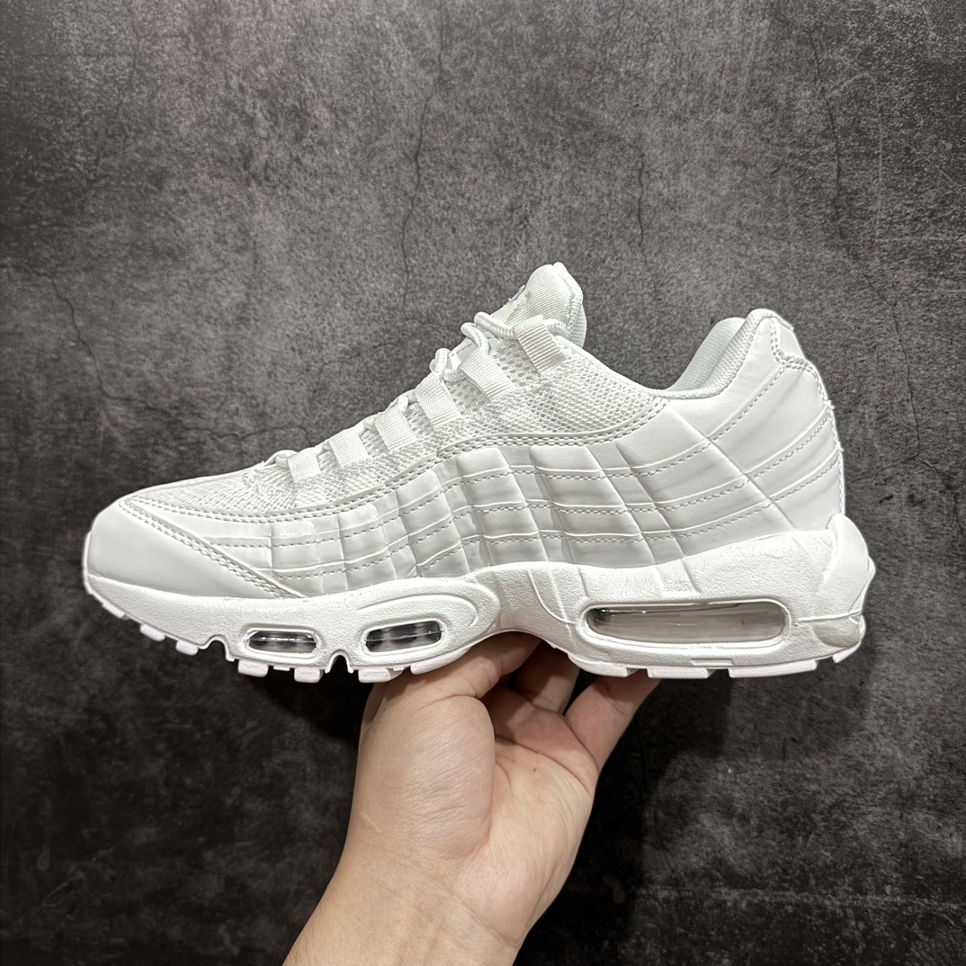 图片[2]-【MX版】Nike Air Max 95 复古减震气垫跑鞋 CT1268-100n经典重温 外单专供大厂出品 品质稳定鞋款设计灵感源于人体构造 中底设计基于人体的脊柱构造 是整体设计的核心 尼龙孔眼代表了肋骨  而分层式面板和网眼象征着肌肉纤维和肉体组织 Air Max 95采用了两个独立的吹塑成型的Air-Sole单元 并首次在前掌使用可视化气垫设计 Swoosh logo夜当作一个 点符号放在了鞋子的后帮位置 20年的发展让 AIR MAX 95有了不同的故事 20年后再度面向世人的时候 焕然一新的面貌 让人有了另外一种清新脱俗的感觉 SIZE：36 36.5 37.5 38 38.5 39 40 40.5 41 42 42.5 43 44 44.5 45 46 47.5 48 编码：NM250260-鞋库