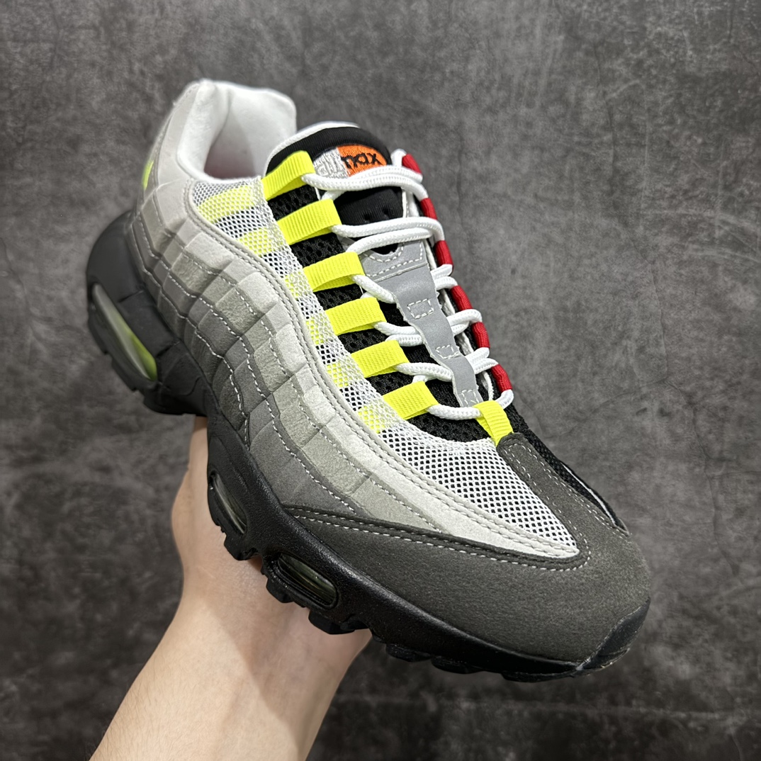 图片[3]-【MX版】Nike Air Max 95 复古减震气垫跑鞋 810374-078n经典重温 外单专供大厂出品 品质稳定鞋款设计灵感源于人体构造 中底设计基于人体的脊柱构造 是整体设计的核心 尼龙孔眼代表了肋骨  而分层式面板和网眼象征着肌肉纤维和肉体组织 Air Max 95采用了两个独立的吹塑成型的Air-Sole单元 并首次在前掌使用可视化气垫设计 Swoosh logo夜当作一个 点符号放在了鞋子的后帮位置 20年的发展让 AIR MAX 95有了不同的故事 20年后再度面向世人的时候 焕然一新的面貌 让人有了另外一种清新脱俗的感觉 SIZE：36 36.5 37.5 38 38.5 39 40 40.5 41 42 42.5 43 44 44.5 45 46 47.5 48 编码：NM250260-鞋库