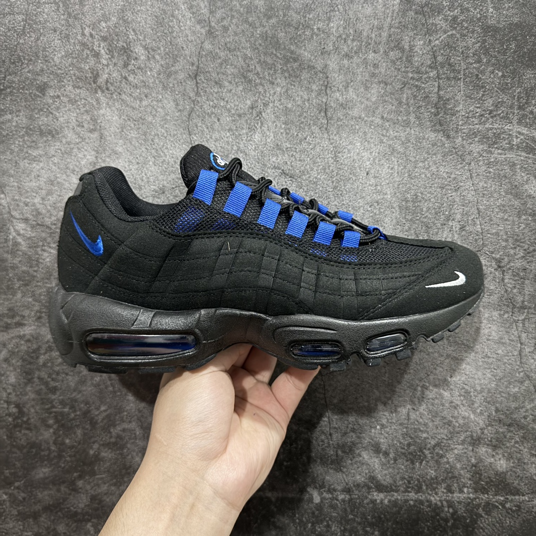 【MX版】Nike Air Max 95 复古减震气垫跑鞋 FN3876-001n经典重温 外单专供大厂出品 品质稳定鞋款设计灵感源于人体构造 中底设计基于人体的脊柱构造 是整体设计的核心 尼龙孔眼代表了肋骨  而分层式面板和网眼象征着肌肉纤维和肉体组织 Air Max 95采用了两个独立的吹塑成型的Air-Sole单元 并首次在前掌使用可视化气垫设计 Swoosh logo夜当作一个 点符号放在了鞋子的后帮位置 20年的发展让 AIR MAX 95有了不同的故事 20年后再度面向世人的时候 焕然一新的面貌 让人有了另外一种清新脱俗的感觉 SIZE：36 36.5 37.5 38 38.5 39 40 40.5 41 42 42.5 43 44 44.5 45 46 47.5 48 编码：NM250260-鞋库