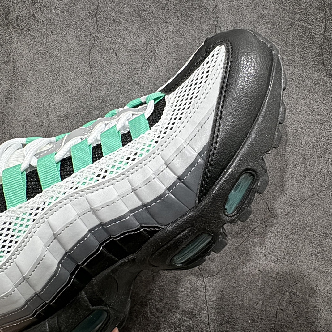 图片[6]-【MX版】Nike Air Max 95 复古减震气垫跑鞋 DH8015-002n经典重温 外单专供大厂出品 品质稳定鞋款设计灵感源于人体构造 中底设计基于人体的脊柱构造 是整体设计的核心 尼龙孔眼代表了肋骨  而分层式面板和网眼象征着肌肉纤维和肉体组织 Air Max 95采用了两个独立的吹塑成型的Air-Sole单元 并首次在前掌使用可视化气垫设计 Swoosh logo夜当作一个 点符号放在了鞋子的后帮位置 20年的发展让 AIR MAX 95有了不同的故事 20年后再度面向世人的时候 焕然一新的面貌 让人有了另外一种清新脱俗的感觉 SIZE：36 36.5 37.5 38 38.5 39 40 40.5 41 42 42.5 43 44 44.5 45 46 47.5 48 编码：NM250260-鞋库