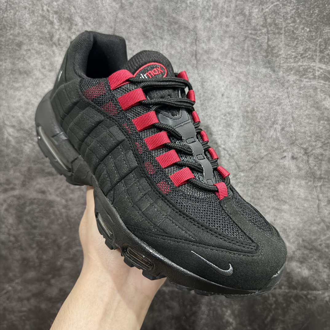 图片[3]-【MX版】Nike Air Max 95 复古减震气垫跑鞋 FQ2430-001n经典重温 外单专供大厂出品 品质稳定鞋款设计灵感源于人体构造 中底设计基于人体的脊柱构造 是整体设计的核心 尼龙孔眼代表了肋骨  而分层式面板和网眼象征着肌肉纤维和肉体组织 Air Max 95采用了两个独立的吹塑成型的Air-Sole单元 并首次在前掌使用可视化气垫设计 Swoosh logo夜当作一个 点符号放在了鞋子的后帮位置 20年的发展让 AIR MAX 95有了不同的故事 20年后再度面向世人的时候 焕然一新的面貌 让人有了另外一种清新脱俗的感觉 SIZE：36 36.5 37.5 38 38.5 39 40 40.5 41 42 42.5 43 44 44.5 45 46 47.5 48 编码：NM250260-鞋库