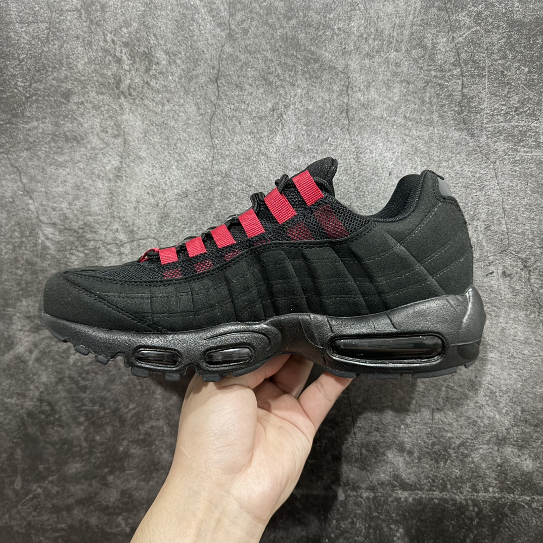 图片[2]-【MX版】Nike Air Max 95 复古减震气垫跑鞋 FQ2430-001n经典重温 外单专供大厂出品 品质稳定鞋款设计灵感源于人体构造 中底设计基于人体的脊柱构造 是整体设计的核心 尼龙孔眼代表了肋骨  而分层式面板和网眼象征着肌肉纤维和肉体组织 Air Max 95采用了两个独立的吹塑成型的Air-Sole单元 并首次在前掌使用可视化气垫设计 Swoosh logo夜当作一个 点符号放在了鞋子的后帮位置 20年的发展让 AIR MAX 95有了不同的故事 20年后再度面向世人的时候 焕然一新的面貌 让人有了另外一种清新脱俗的感觉 SIZE：36 36.5 37.5 38 38.5 39 40 40.5 41 42 42.5 43 44 44.5 45 46 47.5 48 编码：NM250260-鞋库