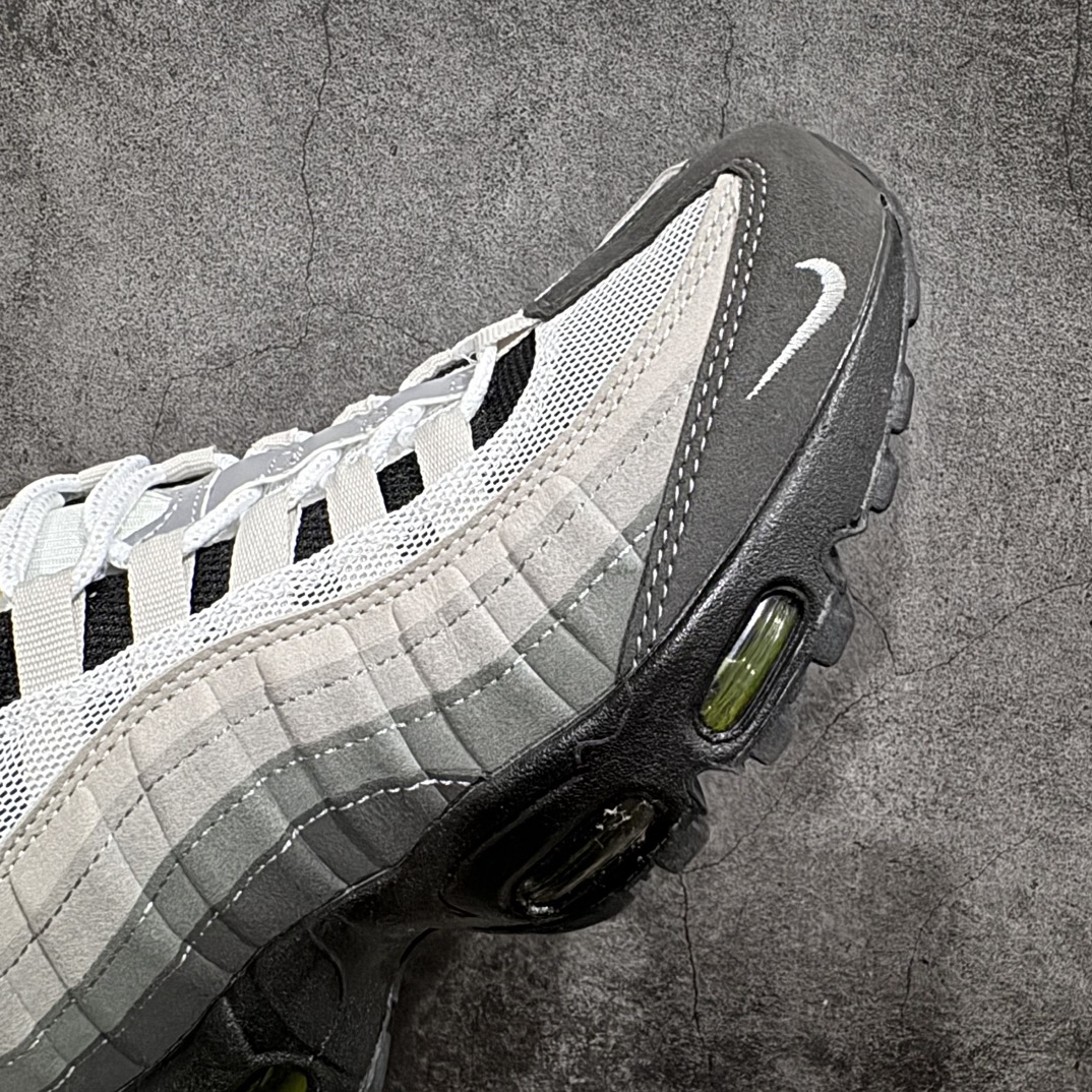 图片[6]-【MX版】Nike Air Max 95 复古减震气垫跑鞋 FD9775-001n经典重温 外单专供大厂出品 品质稳定鞋款设计灵感源于人体构造 中底设计基于人体的脊柱构造 是整体设计的核心 尼龙孔眼代表了肋骨  而分层式面板和网眼象征着肌肉纤维和肉体组织 Air Max 95采用了两个独立的吹塑成型的Air-Sole单元 并首次在前掌使用可视化气垫设计 Swoosh logo夜当作一个 点符号放在了鞋子的后帮位置 20年的发展让 AIR MAX 95有了不同的故事 20年后再度面向世人的时候 焕然一新的面貌 让人有了另外一种清新脱俗的感觉 SIZE：36 36.5 37.5 38 38.5 39 40 40.5 41 42 42.5 43 44 44.5 45 46 47.5 48 编码：NM250260-鞋库