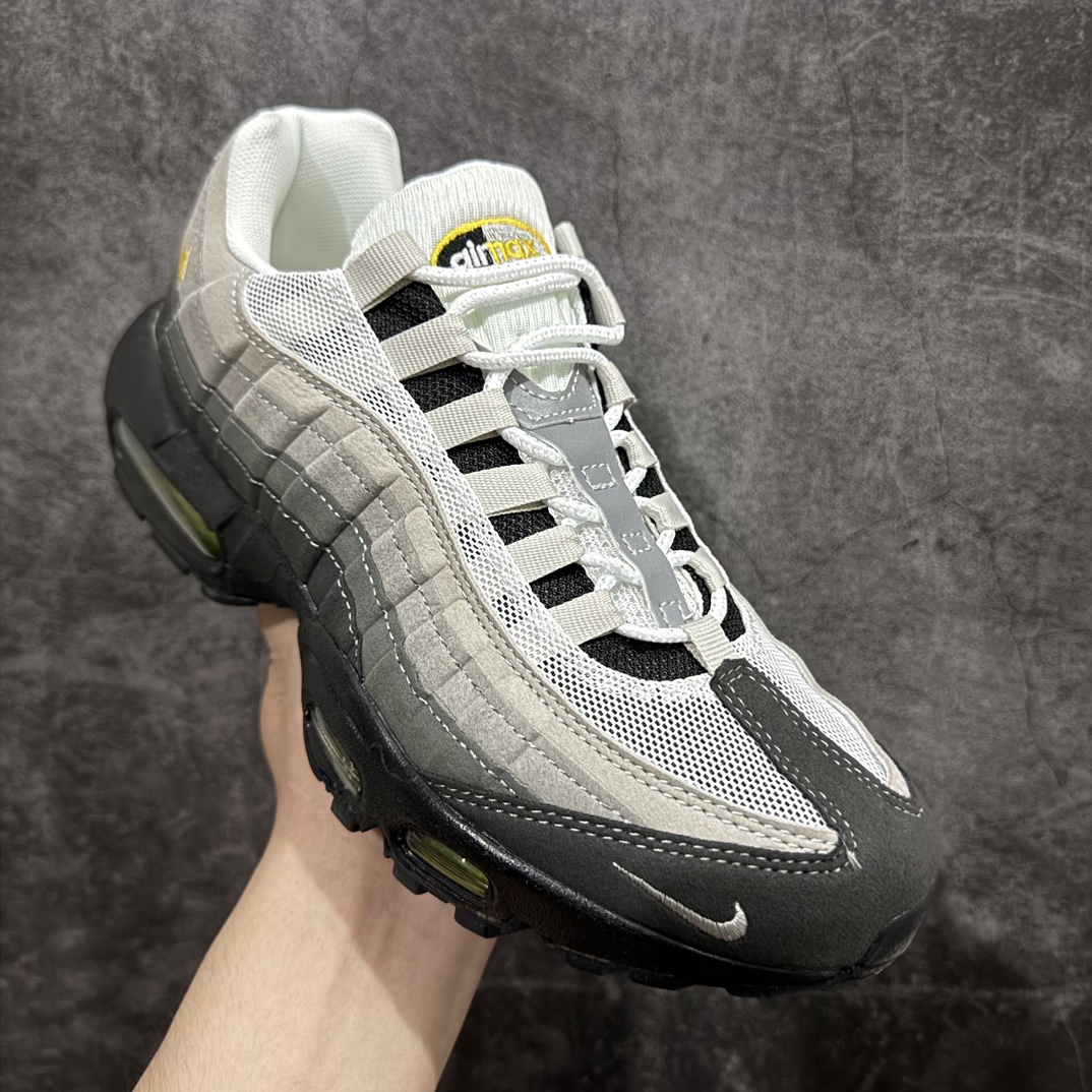 图片[3]-【MX版】Nike Air Max 95 复古减震气垫跑鞋 FD9775-001n经典重温 外单专供大厂出品 品质稳定鞋款设计灵感源于人体构造 中底设计基于人体的脊柱构造 是整体设计的核心 尼龙孔眼代表了肋骨  而分层式面板和网眼象征着肌肉纤维和肉体组织 Air Max 95采用了两个独立的吹塑成型的Air-Sole单元 并首次在前掌使用可视化气垫设计 Swoosh logo夜当作一个 点符号放在了鞋子的后帮位置 20年的发展让 AIR MAX 95有了不同的故事 20年后再度面向世人的时候 焕然一新的面貌 让人有了另外一种清新脱俗的感觉 SIZE：36 36.5 37.5 38 38.5 39 40 40.5 41 42 42.5 43 44 44.5 45 46 47.5 48 编码：NM250260-鞋库