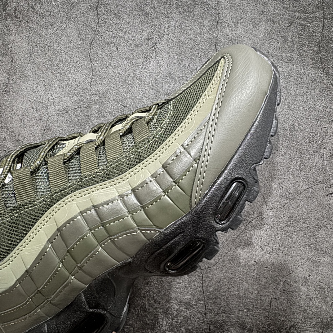 图片[6]-【MX版】Nike Air Max 95 复古减震气垫跑鞋 DZ4511-300n经典重温 外单专供大厂出品 品质稳定鞋款设计灵感源于人体构造 中底设计基于人体的脊柱构造 是整体设计的核心 尼龙孔眼代表了肋骨  而分层式面板和网眼象征着肌肉纤维和肉体组织 Air Max 95采用了两个独立的吹塑成型的Air-Sole单元 并首次在前掌使用可视化气垫设计 Swoosh logo夜当作一个 点符号放在了鞋子的后帮位置 20年的发展让 AIR MAX 95有了不同的故事 20年后再度面向世人的时候 焕然一新的面貌 让人有了另外一种清新脱俗的感觉 SIZE：36 36.5 37.5 38 38.5 39 40 40.5 41 42 42.5 43 44 44.5 45 46 47.5 48 编码：NM250260-鞋库