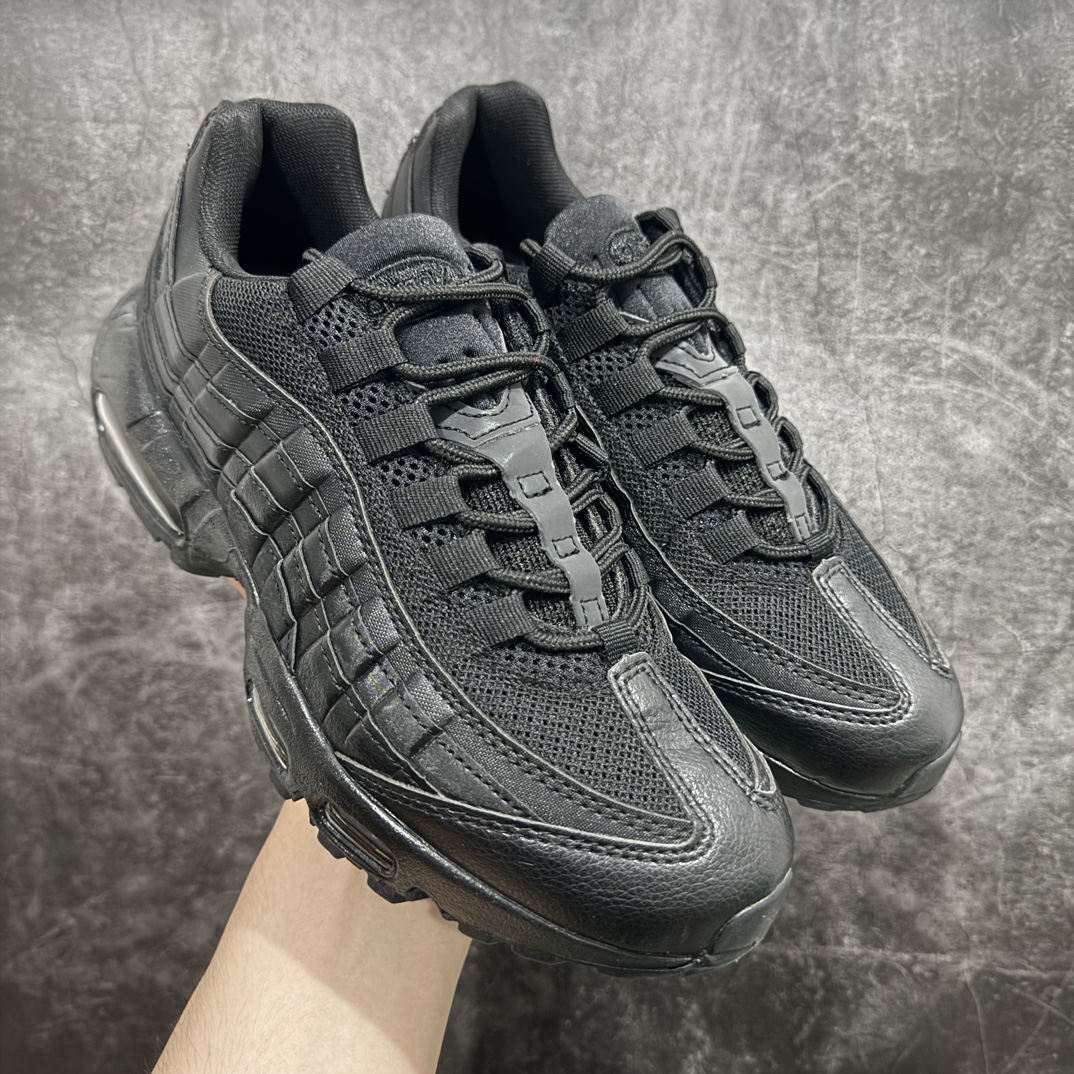 图片[2]-【MX版】Nike Air Max 95 复古减震气垫跑鞋 DZ4511-300n经典重温 外单专供大厂出品 品质稳定鞋款设计灵感源于人体构造 中底设计基于人体的脊柱构造 是整体设计的核心 尼龙孔眼代表了肋骨  而分层式面板和网眼象征着肌肉纤维和肉体组织 Air Max 95采用了两个独立的吹塑成型的Air-Sole单元 并首次在前掌使用可视化气垫设计 Swoosh logo夜当作一个 点符号放在了鞋子的后帮位置 20年的发展让 AIR MAX 95有了不同的故事 20年后再度面向世人的时候 焕然一新的面貌 让人有了另外一种清新脱俗的感觉 SIZE：36 36.5 37.5 38 38.5 39 40 40.5 41 42 42.5 43 44 44.5 45 46 47.5 48 编码：NM250260-鞋库