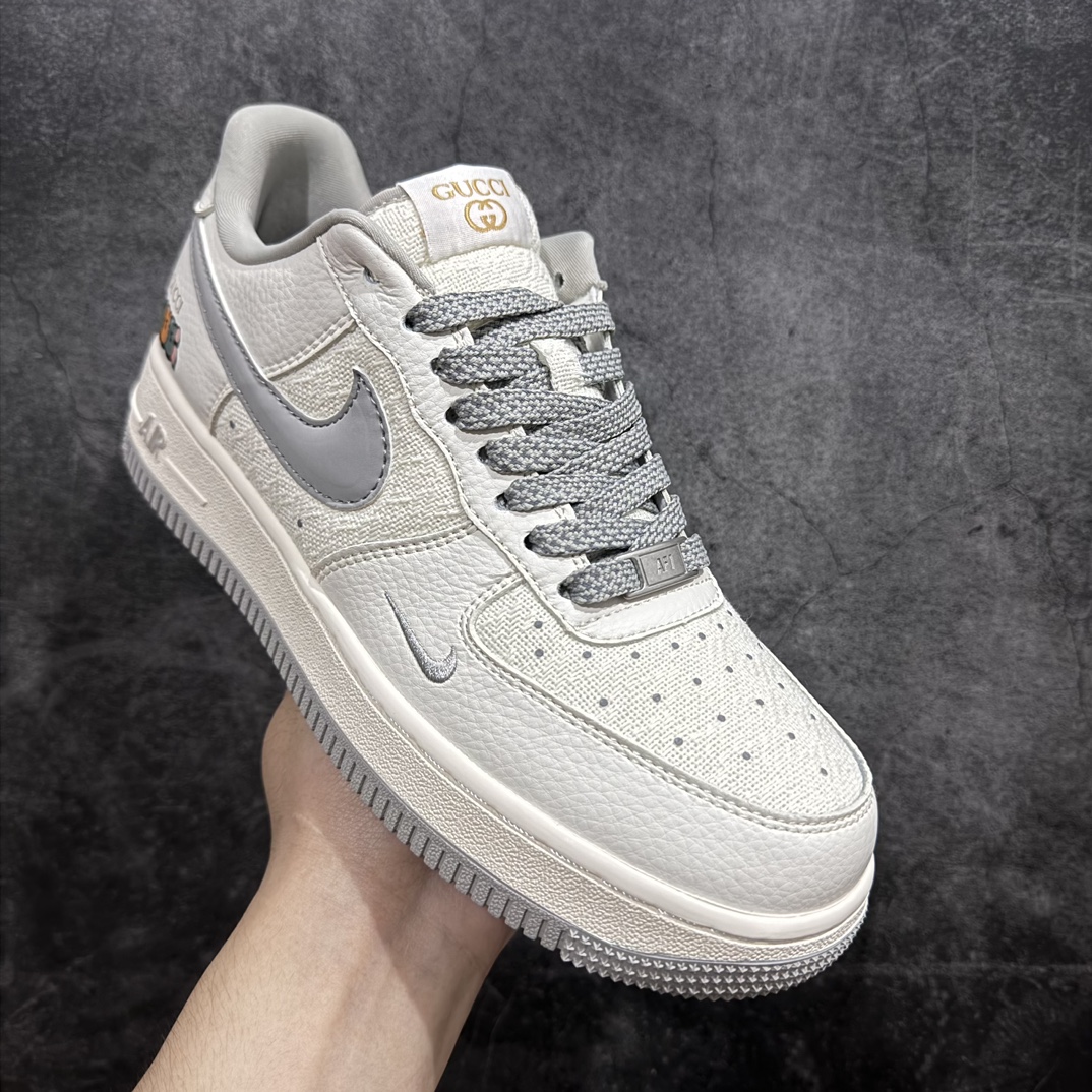 图片[3]-【定制版】海外限量发售NIke Air Force 1 \’07 Low “古驰联名–米灰亚麻”空军一号 低帮 运动鞋 休闲鞋 折边针车 工艺难度大 原楦头原纸板 原装鞋盒 定制五金配件 内置全掌气垫 原厂鞋底货号：XZ3398-688 Size：36 36.5 37.5 38 38.5 39 40 40.5 41 42 42.5 43 44 44.5 45 编码：LF310320-鞋库