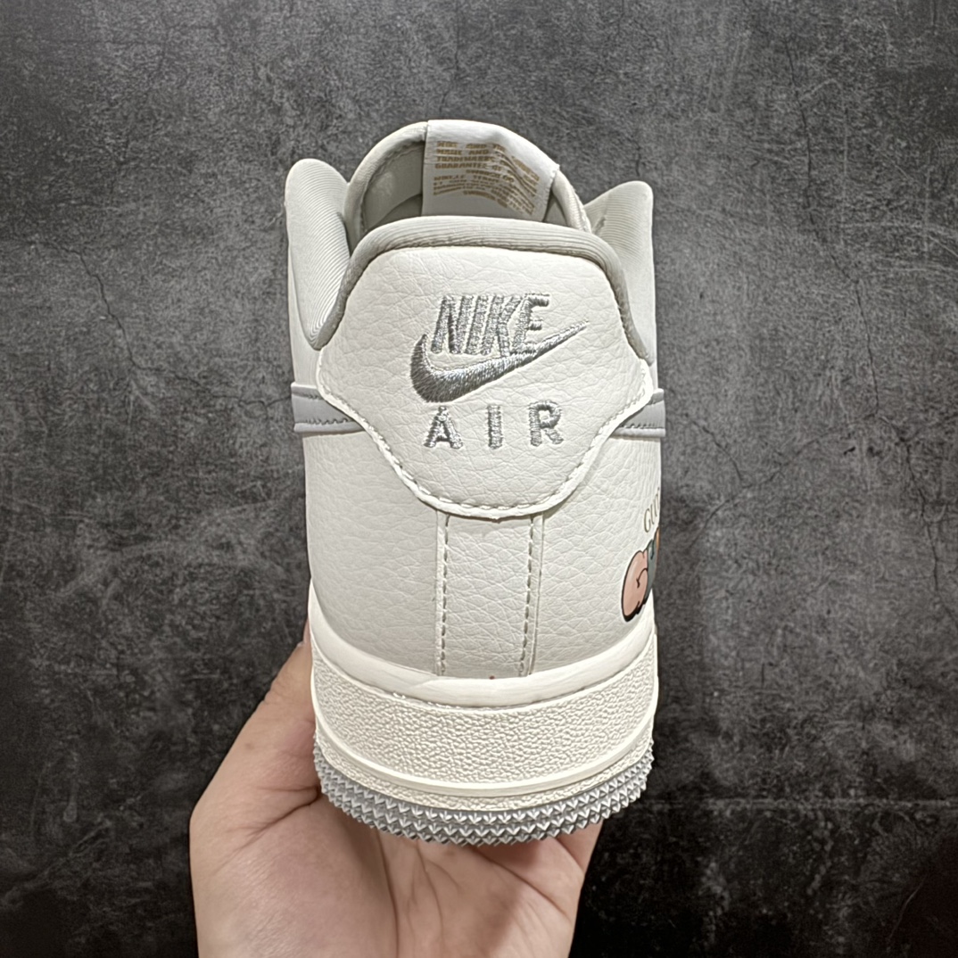 图片[4]-【定制版】海外限量发售NIke Air Force 1 \’07 Low “古驰联名–米灰亚麻”空军一号 低帮 运动鞋 休闲鞋 折边针车 工艺难度大 原楦头原纸板 原装鞋盒 定制五金配件 内置全掌气垫 原厂鞋底货号：XZ3398-688 Size：36 36.5 37.5 38 38.5 39 40 40.5 41 42 42.5 43 44 44.5 45 编码：LF310320-鞋库