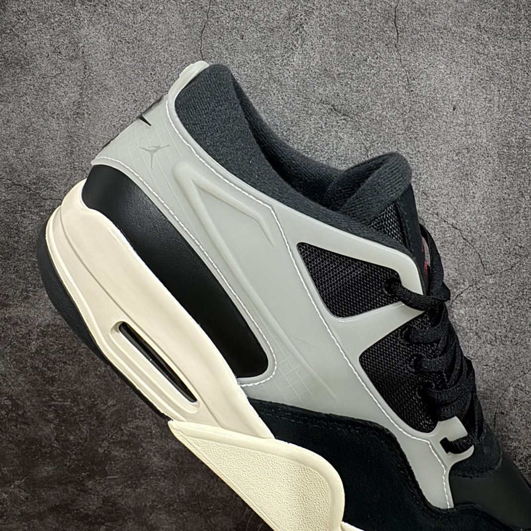 纯原版AirJordanAJ4RM重制版低帮复古篮球鞋FQ7939-006采用了低帮的设计并保留了众多A