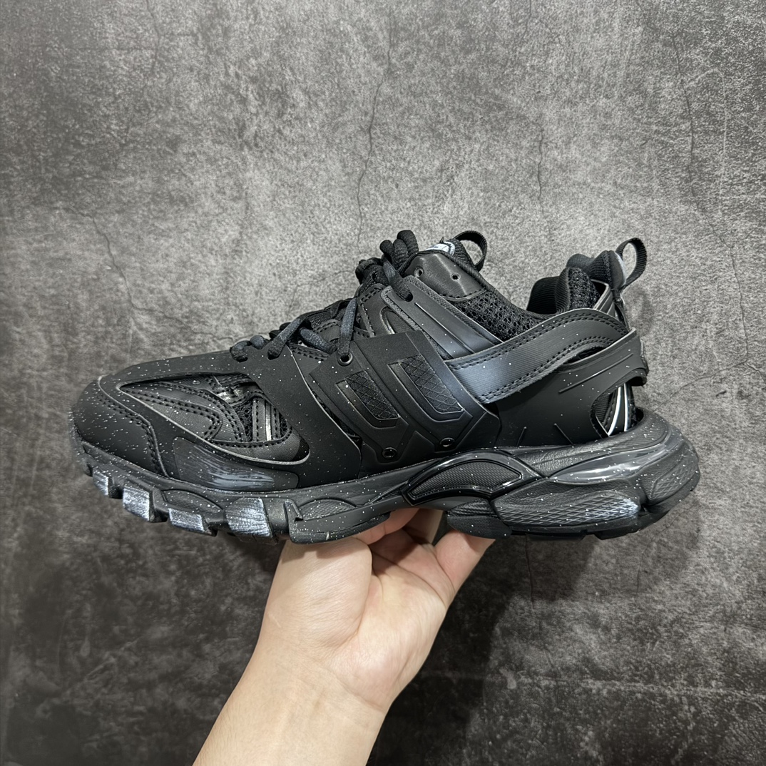 OK版本 巴黎世家3代系列 Balenciaga Track 3.0 低帮老爹鞋 做旧黑色涂鸦