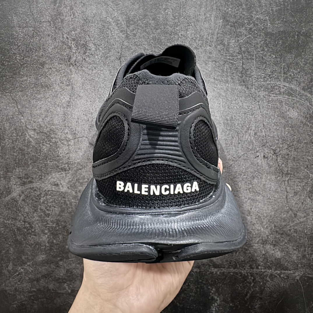 图片[4]-【总裁版】BALENCIAGA CIRCUIT 巴黎世家十三代圆头系带LOGO印花低帮老爹鞋 全套原纸板楦头开发 最原汁原味的灵魂版型 全鞋荧光划线卡点 胶水把控整洁度追求极致完美 每一双都是工艺品 多重QC质检 超越公司货的品控标准 实实在在的免检产品 原盒原配 正确字体电绣 粗细、位置、大小正确 侧边TPU 透气孔匹配意产原版 正确分离大底 TPU软底 原版一致大底LOGO 立体感十足 原厂皮料水洗做旧 采购原厂网纱 偏大一码 尺码：35 36 37 38 39 40 41 42 43 44 45 46 编码：NM440450-鞋库