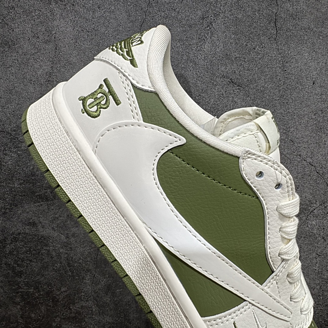 图片[7]-【定制版】Travis Scott x Fragment Design x Air Jordan 1 Low OG SP AJ1 乔1 巴宝莉联名-米白橄榄青 低帮文化休闲板鞋 BB6588-311rn#多方联名合作融合了Travis Scott 独特的音乐风格，藤原浩个性的设计风格以及Jordan品牌的经典元素 使其成为一双具有独特身份和价值的鞋子 清新而立体的外观加上联名标识更突出了其独特身份 这种配色方案显示出活力和时尚感 在视觉上引人注目  鞋身的质感和细腻的细节处理使其显得高端而格调十足  这款“倒钩”联名是设计与创意完美结合  融合多方的个性风格是一款备受瞩目的潮流鞋款  低帮休闲板鞋 定制鞋盒 大厂纯原品质出货 超高清洁度 皮料切割干净无任何毛边 细节完美 r 尺码：36 36.5 37.5 38 38.5 39 40 40.5 41 42 42.5 43 44 44.5 45  编码：HXS320340-鞋库