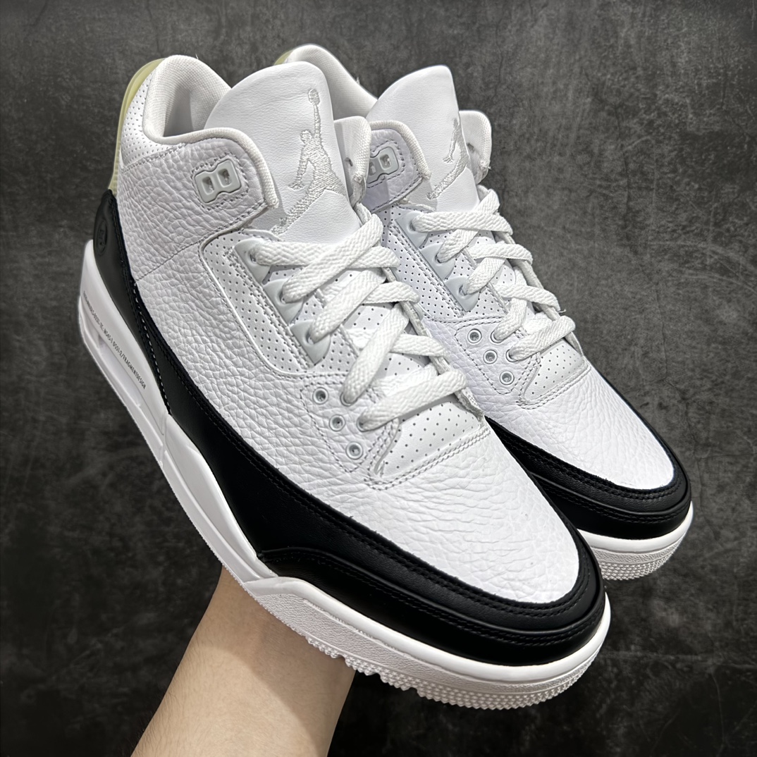 【DG2.0版本】Fragment Design x Air Jordan AJ3 Retro 藤原浩闪电联名 DA3595-100n目前市场最推荐的产品这个版本 皮料和清洁度处理非常完美n各个细节都秒杀之前市场出货批次n市场唯一正确批次 正确半氧化后跟tpun耗时半年巨作 全套原纸板楦头开发原厂大底磨具加持立体防滑纹理 原装可视Air Sole气垫 原汁原味最完美的三代版型 唯一正确鞋头趴度弧度高度鞋身腰线 原厂TPU氧化后跟饰片 正确内里反口里网布 皮料菱角分明不变形无多余毛边 正确手工大底描漆拉丝 市场唯一原厂鞋扣模具 原厂织唛标 原厂飞人电绣工艺 尾指中部跳三针 独家绑鞋带手法 印刷中底布 四线拉帮 米色美纹纸贴合固定 进口港宝加持 后跟自然饱满 全鞋荧光划线卡点 追求极致完美 每一双都是工艺品 多重QC质检 超越公司货的品控标准 实实在在的免检产品  尺码：40 40.5 41 42 42.5 43 44 44.5 45 46 47.5  编码：LJQ470500-鞋库