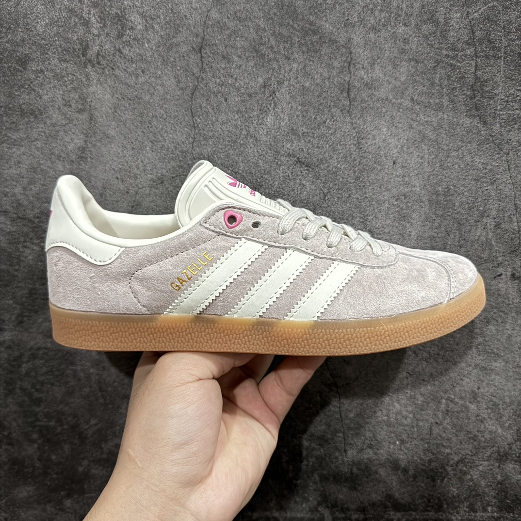 【正确版】Valentine\’s Day情人节配色！阿迪达斯Adidas Originals Gazelle 90 羚羊90复刻版系列复古百搭德训风低帮休闲运动板鞋“香芋牛奶粉紫生胶底”ID1105nn男女鞋真标半码制n原楦开发版型n采用猪巴革组合环保纤维革鞋面材质n内环保海玻璃鞋垫 外置RB橡胶大底 尺码：35⅔ 36 36⅔ 37⅓ 38 38⅔ 39⅓ 40 40⅔ 41⅓ 42 42⅔ 43⅓ 44 44⅔ 45 编码：DZTB230250-鞋库