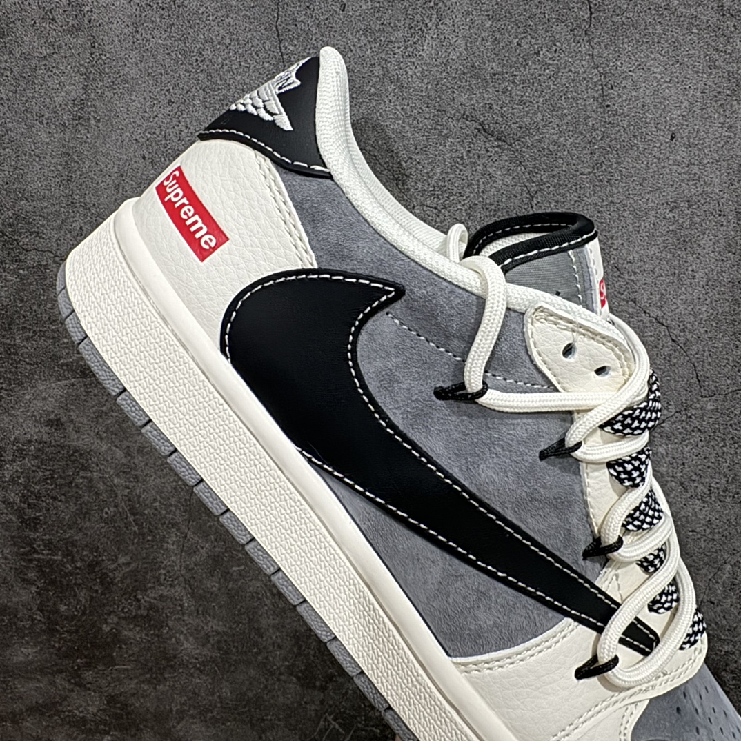 图片[7]-【定制版】Travis Scott x Fragment Design x Air Jordan 1 Low OG SP AJ1 乔1 Supreme联名-米灰黑抽绳 低帮文化休闲板鞋 SJ0086-132rn#多方联名合作融合了Travis Scott 独特的音乐风格，藤原浩个性的设计风格以及Jordan品牌的经典元素 使其成为一双具有独特身份和价值的鞋子 清新而立体的外观加上联名标识更突出了其独特身份 这种配色方案显示出活力和时尚感 在视觉上引人注目  鞋身的质感和细腻的细节处理使其显得高端而格调十足  这款“倒钩”联名是设计与创意完美结合  融合多方的个性风格是一款备受瞩目的潮流鞋款  低帮休闲板鞋 定制鞋盒 大厂纯原品质出货 超高清洁度 皮料切割干净无任何毛边 细节完美 r 尺码：36 36.5 37.5 38 38.5 39 40 40.5 41 42 42.5 43 44 44.5 45  编码：HXS340360-鞋库