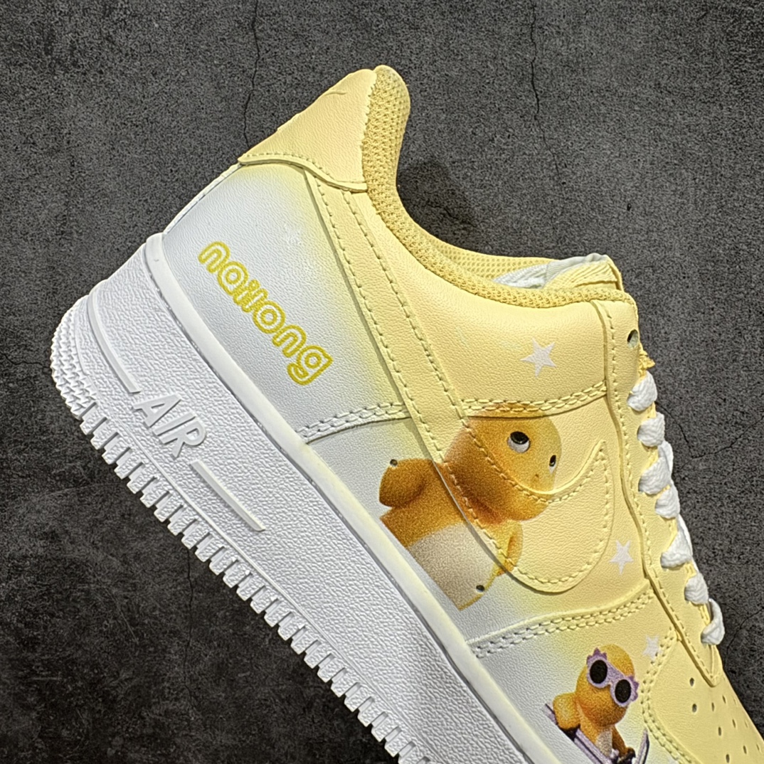 NikeAirForce1Low白黄小奶龙原楦头原纸板打造纯正空军版型专注外贸渠道全掌内置蜂窝气垫原盒配