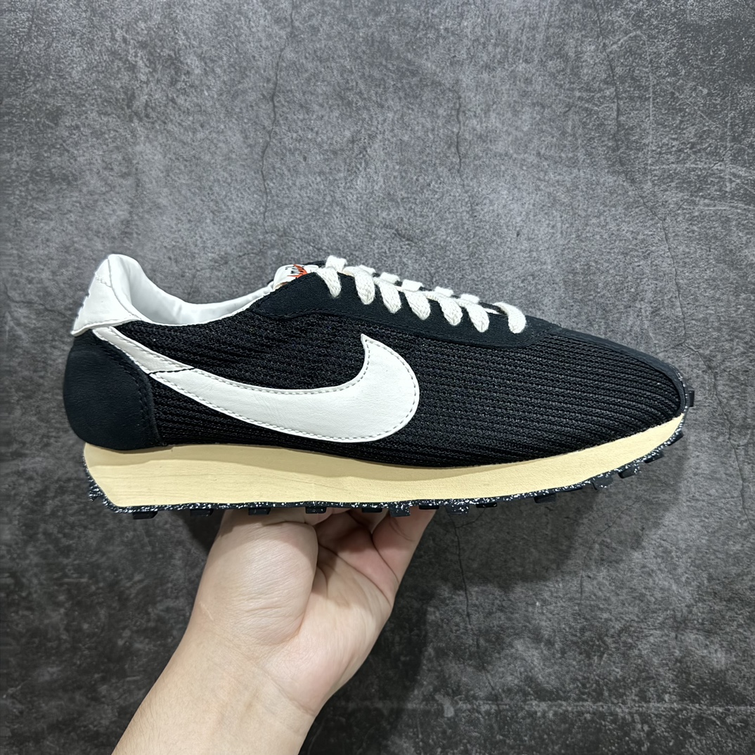 【X版纯原】Nike LD-1000 复古单品n作为诞生于上世纪 70 年代的经典复古跑鞋，Nike LD-1000 有着和 Cortez 十分类似的复古、简洁外观轮廓。海绵中底和华夫格橡胶外底这些经典元素，融合百搭的熊猫色外观，OG 范儿直接拉满了 货号：HM0950-001 尺码：36 36.5 37.5 38 38.5 39 40 40.5 41 42 42.5 43 44 45 编码：X230250-鞋库