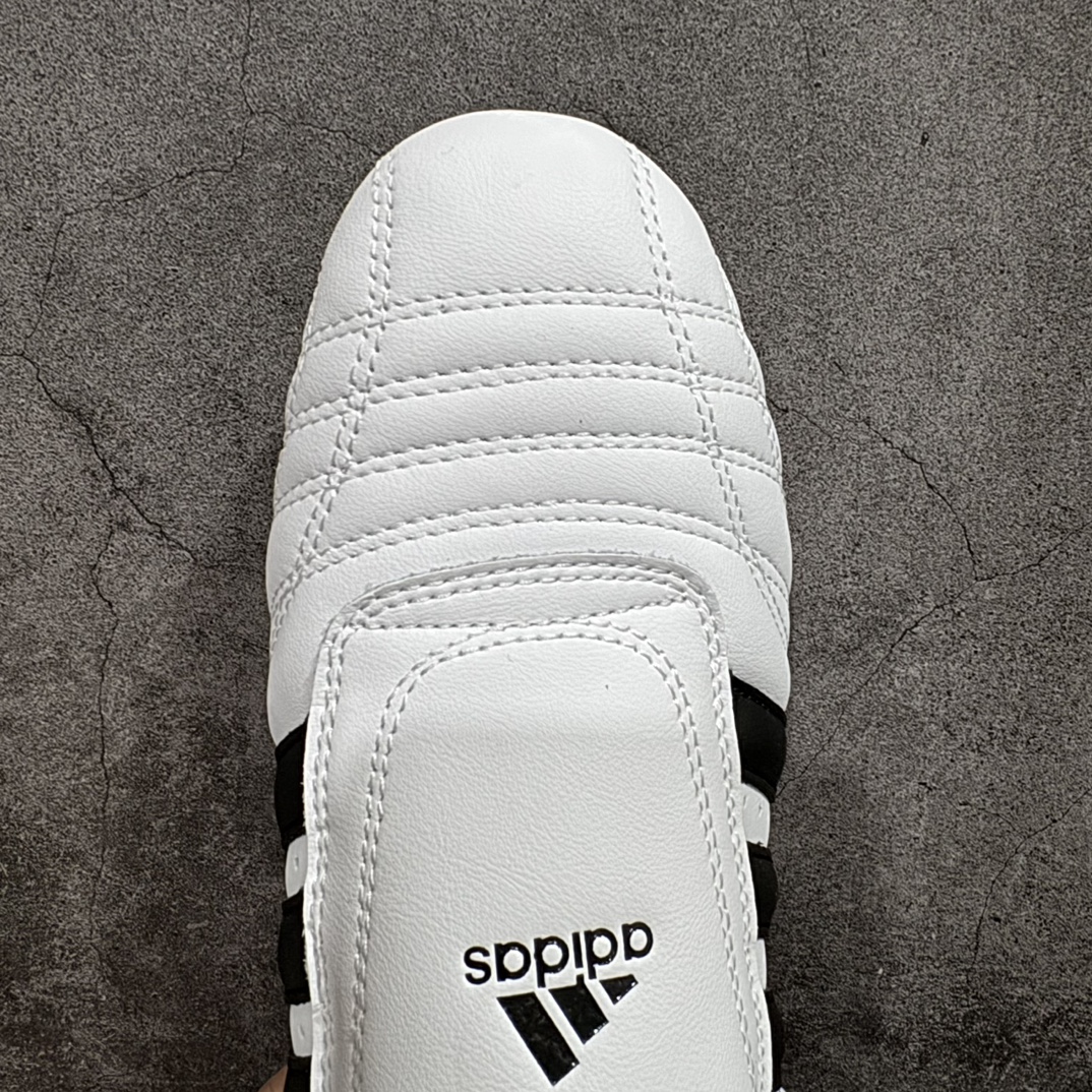 图片[5]-【正确版】adidas Originals TAEKWONDO 跆拳道薄底鞋 TAEKWONDO」nnadidas Originals薄底鞋家族 从专业赛场到时尚前沿 开启多元运动美学新篇章 𝙏𝘼𝙀𝙆𝙒𝙊𝙉𝘿𝙊 演绎穿搭的“绝佳利器”深受武术历史影响的简约套入式设计 力求致敬00年代初的风尚 皮质鞋面，柔软高级 搭配经典3D鞋头缝线设计一脚蹬设计穿脱自如 低平橡胶外底助你扎实踩地从容迈步 为小众运动注入现代年轻化审美 鲜明黑白，复古极简 货号 JQ4774 尺码：35 36 36.5 37 38 38.5 39 40 40.5 41 42 42.5 43 44 44.5 45 编码：DZ230250-鞋库