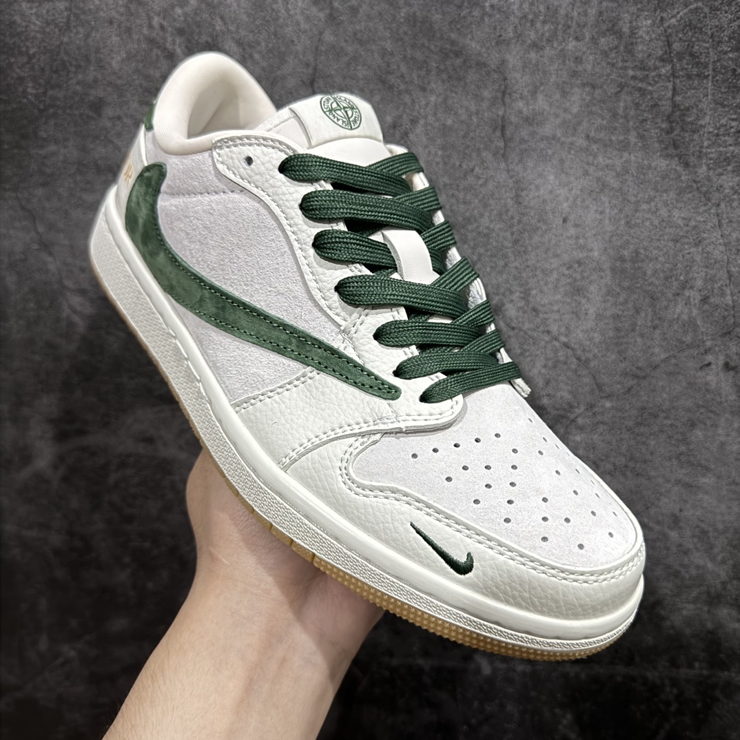 图片[3]-【定制版】Fragment x Travis Scott x DiornAir Jordan 1 Low 三方联名倒钩性价比原盒出货 全新的三方联名低帮倒钩鞋面延续了黑脚趾设计，整双鞋以全荔枝皮打造，腰身搭配白色「倒勾」，再点缀上Travis Scott 标志性的Logo，后跟处以藤原浩最拿手的蓝色为主色调，完善极具Fragment Design的白蓝黑设计风格，左右脚分别以Travis Scott鬼脸和乔丹飞翼加以修饰，彰显出三方联名的奢华格调。 官方货号：JH6088 703 Size：36 36.5 37.5 38 38.5 39 40 40.5  41 42 42.5 43 44 44.5 45  编码：HXS320340-鞋库