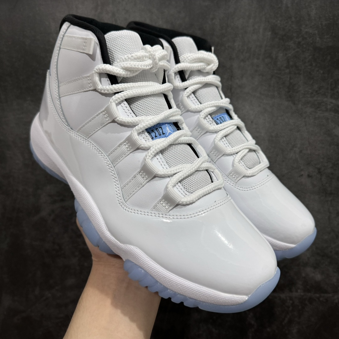 【OG纯原】Air Jordan 11 “Legend Blue” AJ11 传奇蓝 北卡蓝 2024年发售版 货号：CT8012-104nn知名纯原大厂出品原鞋开发 原材料打造n台湾原厂牛津布，密度紧实，感光度高n领口定型与填充物饱和度完美契合n鞋身主材质均来自三本久sadisa 俗称原厂皮料n鞋身全电脑针车，针距固定，间距平行，转弯自然n蓝色电绣飞人LOGO，饱满自然n冰蓝水晶大底，色泽鲜艳，透光度高 台湾原产碳板n盒标立体标，内置感应芯片内里SIZE标，LNM代工 市场第一梯队品质 尺码：40-47.5 编码：O510530-鞋库