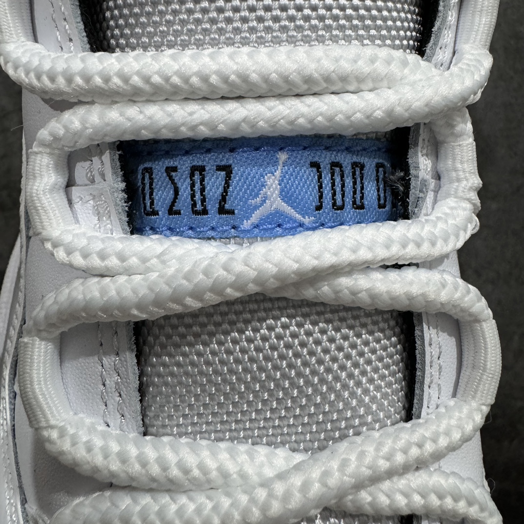 图片[6]-【OG纯原】Air Jordan 11 “Legend Blue” AJ11 传奇蓝 北卡蓝 2024年发售版 货号：CT8012-104nn知名纯原大厂出品原鞋开发 原材料打造n台湾原厂牛津布，密度紧实，感光度高n领口定型与填充物饱和度完美契合n鞋身主材质均来自三本久sadisa 俗称原厂皮料n鞋身全电脑针车，针距固定，间距平行，转弯自然n蓝色电绣飞人LOGO，饱满自然n冰蓝水晶大底，色泽鲜艳，透光度高 台湾原产碳板n盒标立体标，内置感应芯片内里SIZE标，LNM代工 市场第一梯队品质 尺码：40-47.5 编码：O510530-鞋库