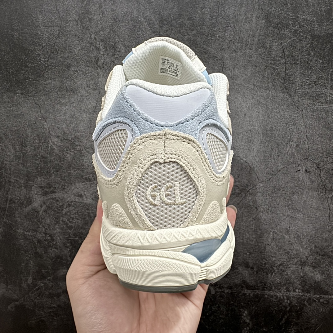 图片[4]-【公司级】Asics Gel-NYC复古单品 亚瑟士ASICSTIGER秋季新款休闲鞋 厚底街头运动休闲鞋nASICS亚瑟士推出全新GEL-NYC，彰显纽约都市活力n这次的新系列融入了多个版本GEL的经典设计风格，广受好评。其设计灵感来源于GEL-NIMBUS 3,GEL-MC PLUS V 和 GEL-CUMULUS 16 这些往日经典鞋款。GEL-NYC使用GEL-CUMULUS 16鞋款的鞋楦设计,展现了独特的现代化美学。鞋底采用了轻质发泡材料,并在后跟和前掌处采用了ASICS亚瑟士核心科技——GEL缓震胶,赋予鞋款强大的缓冲性能,提供了更柔软舒适的穿着体验。而在原有设计的启发之上,此次鞋款采用更贴合当今潮流趋势的材料和创新技术,展现出纽约充满活力的都市精神。 尺码：36-45 编码：LDS260280-鞋库