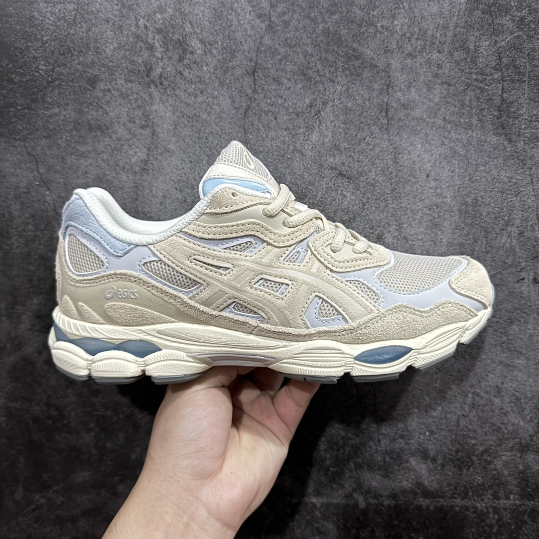 【公司级】Asics Gel-NYC复古单品 亚瑟士ASICSTIGER秋季新款休闲鞋 厚底街头运动休闲鞋nASICS亚瑟士推出全新GEL-NYC，彰显纽约都市活力n这次的新系列融入了多个版本GEL的经典设计风格，广受好评。其设计灵感来源于GEL-NIMBUS 3,GEL-MC PLUS V 和 GEL-CUMULUS 16 这些往日经典鞋款。GEL-NYC使用GEL-CUMULUS 16鞋款的鞋楦设计,展现了独特的现代化美学。鞋底采用了轻质发泡材料,并在后跟和前掌处采用了ASICS亚瑟士核心科技——GEL缓震胶,赋予鞋款强大的缓冲性能,提供了更柔软舒适的穿着体验。而在原有设计的启发之上,此次鞋款采用更贴合当今潮流趋势的材料和创新技术,展现出纽约充满活力的都市精神。 尺码：36-45 编码：LDS260280-鞋库