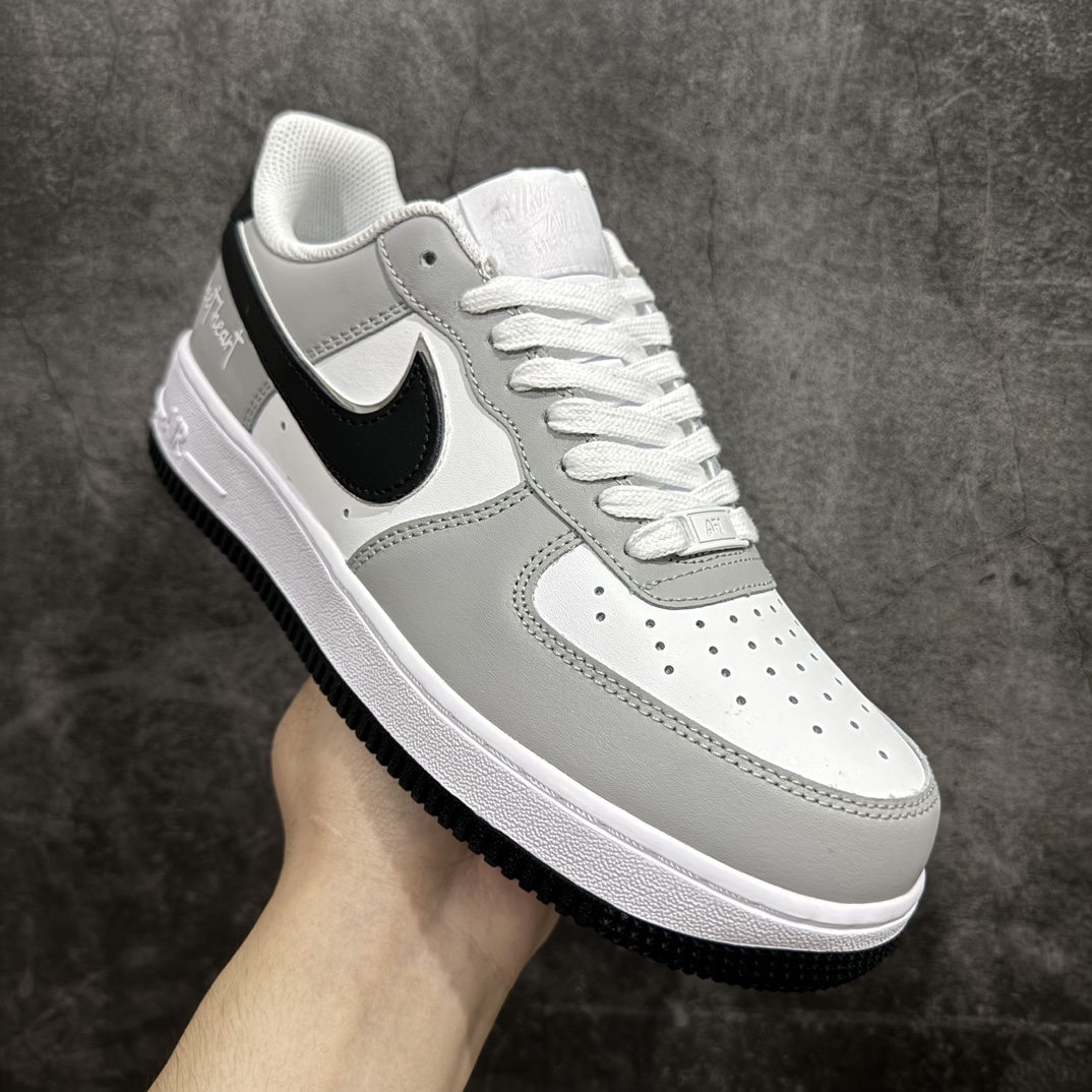 官方爆款定制二次元主题NikeAirForce1Low078weetheart白灰黑双勾喷绘空军一号低帮