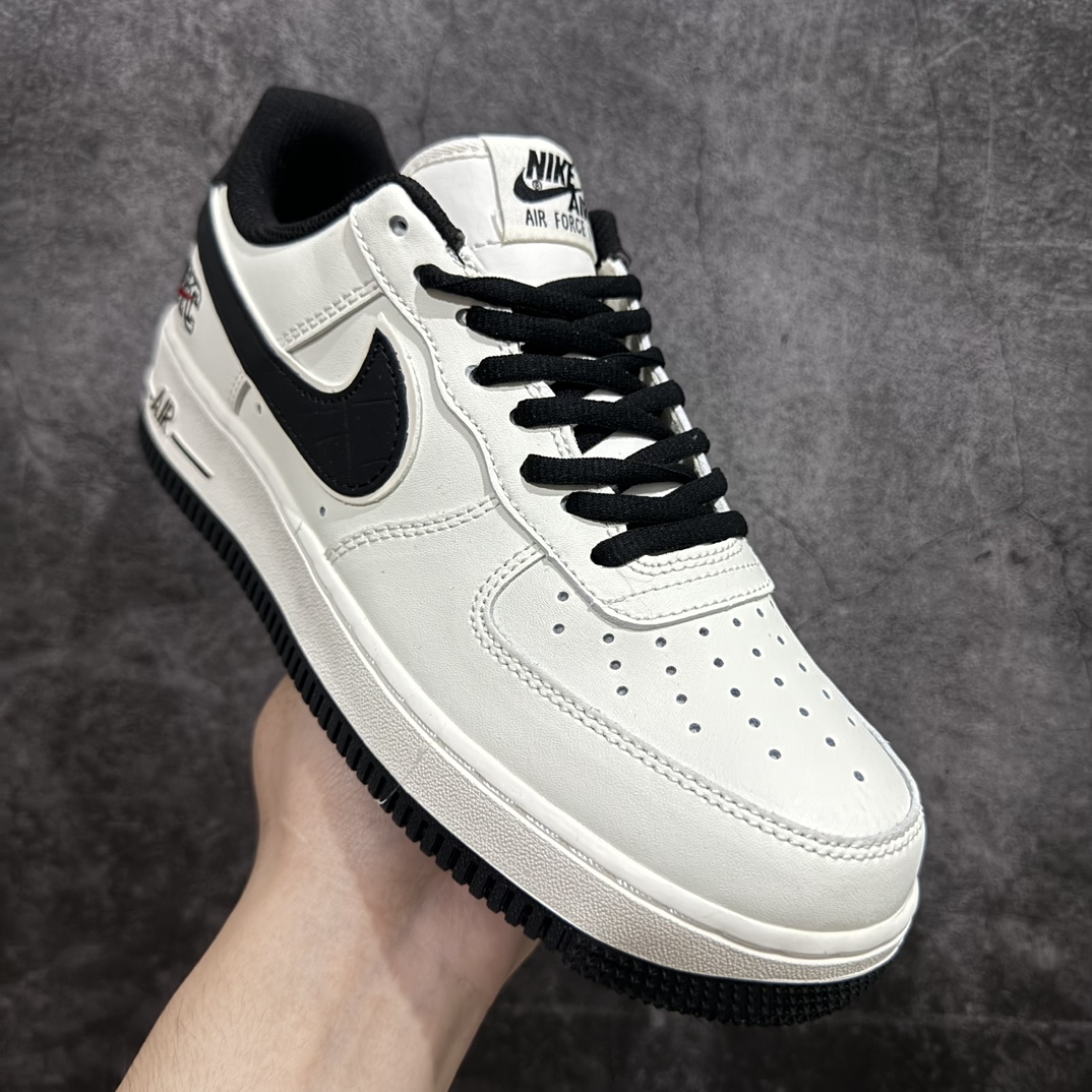 NikeAirForce1LowNYC联名原楦头原纸板打造纯正空军版型专注外贸渠道全掌内置蜂窝气垫原盒配