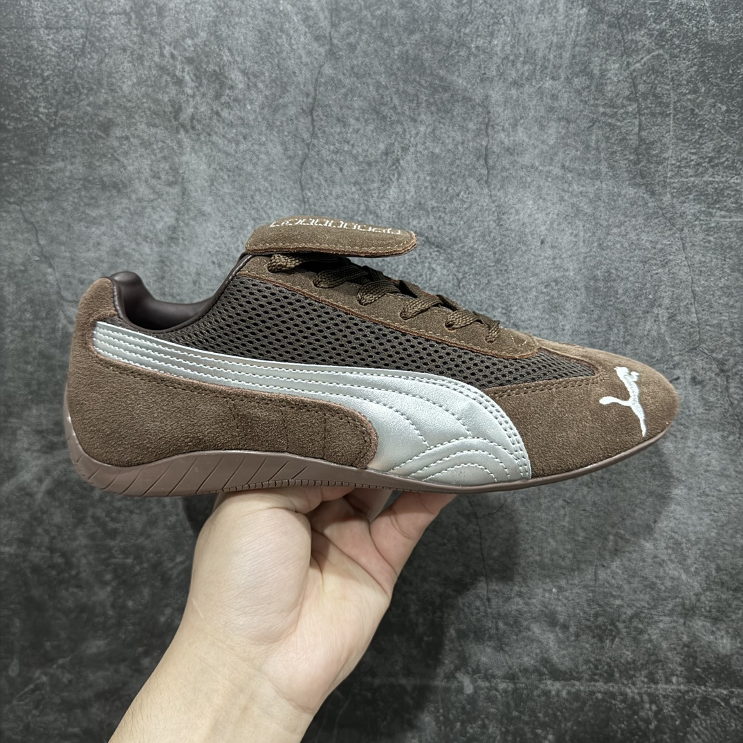 【绿x纯原】Open YY x Puma 联名设计师品牌运动鞋！nn市面最正确版 品质细节秒杀之前市场出的所有版本，欢迎对比pk💪🏻nn被🇰🇷博主种草的puma复古speedcat鞋型回归和open yy联名整活它独特且漂亮，因为它是绒面革＋网状材料。尖头且可拆卸的舌头！无论戴上还是脱下都很可爱。n鞋面材质：原版定制牛反绒n鞋里材质：羊皮n鞋底材质：原版耐磨橡胶防滑底 尺码：35-45 编码：SLM230350-鞋库